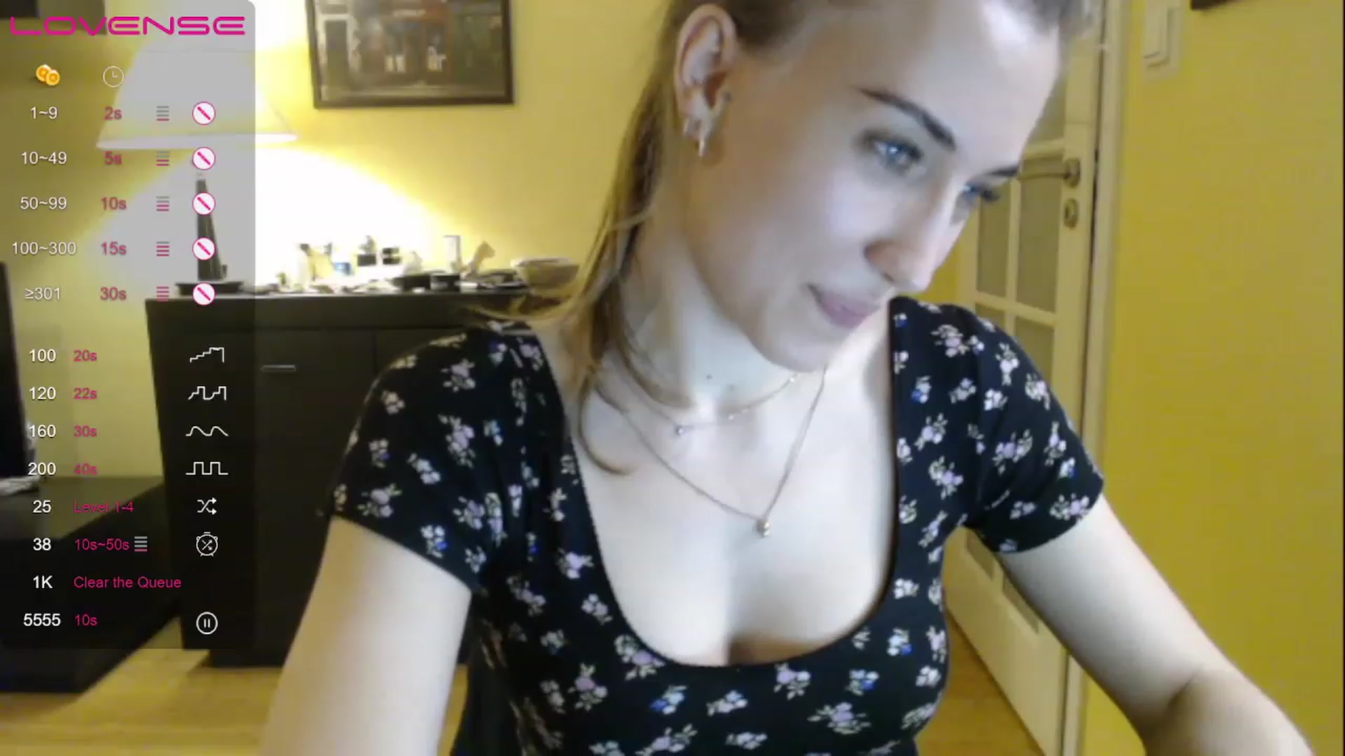 Gallery image thumbnail from GalaxyAnisia's myfreecams stream on, 05/02/2023, 18:33 image 17 of 20