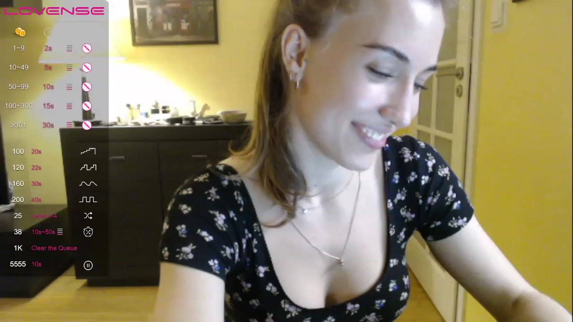 Gallery image thumbnail from GalaxyAnisia's myfreecams stream on, 05/02/2023, 18:33 image 2 of 20