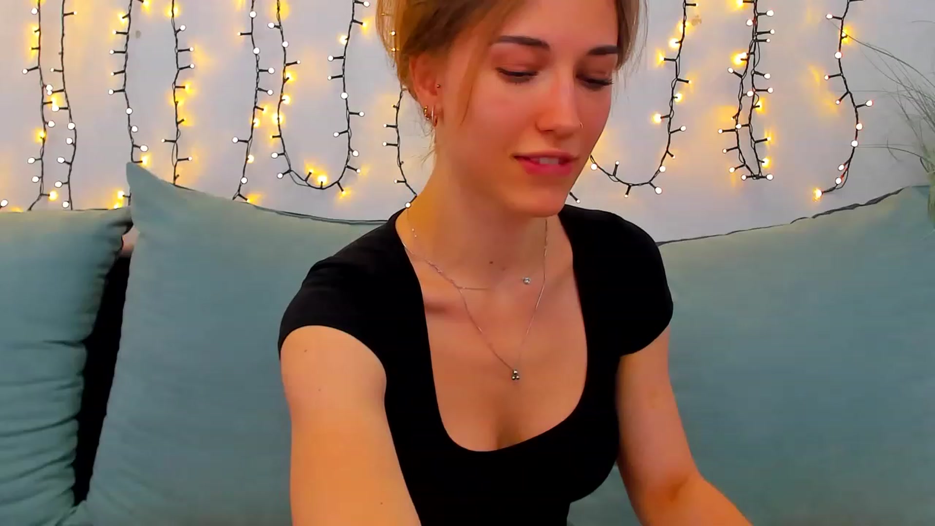 Gallery image thumbnail from GalaxyAnisia's myfreecams stream on, 07/07/2023, 12:36 image 1 of 20