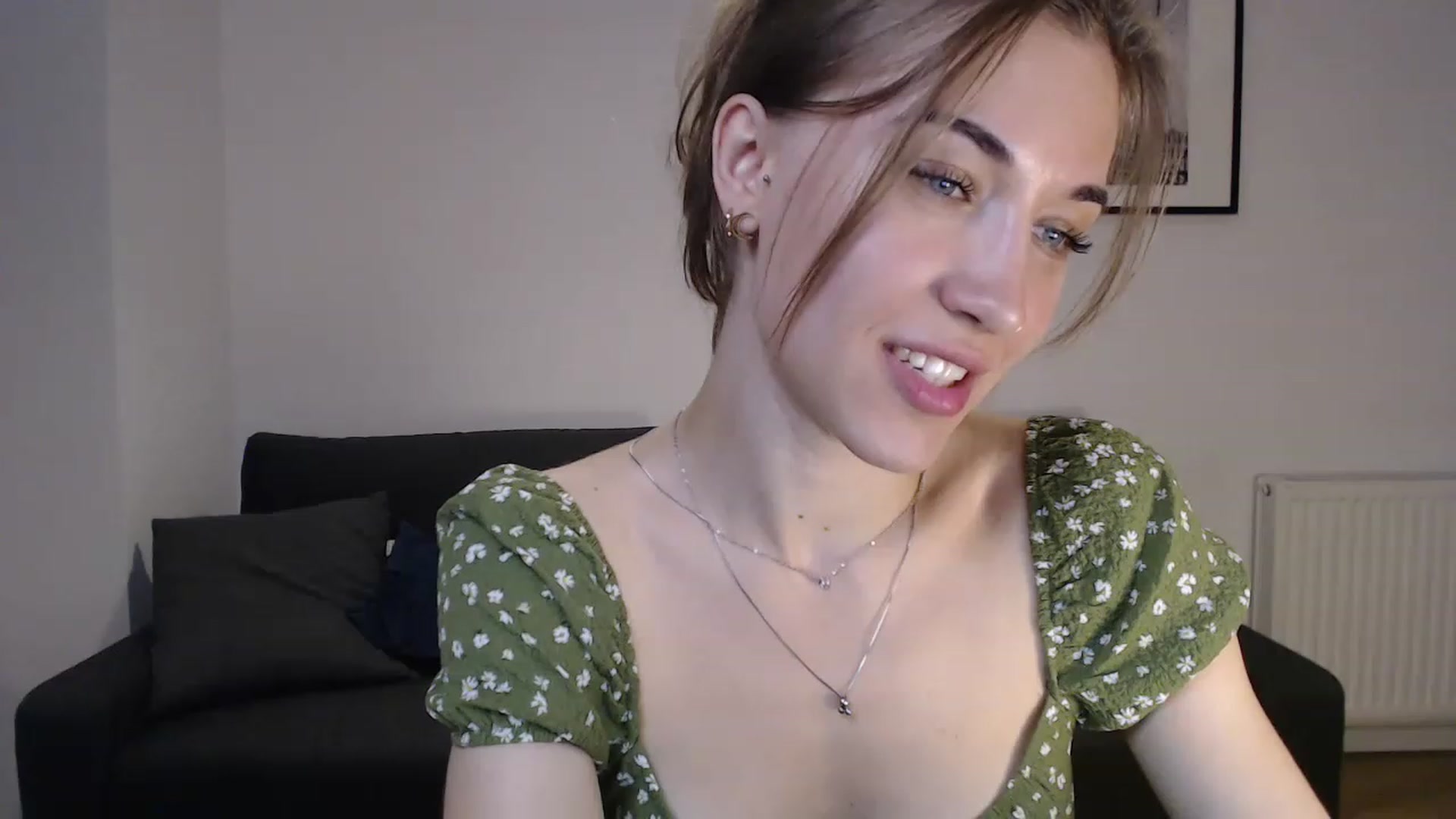 Gallery image thumbnail from GalaxyAnisia's myfreecams stream on, 08/08/2023, 23:58 image 14 of 20