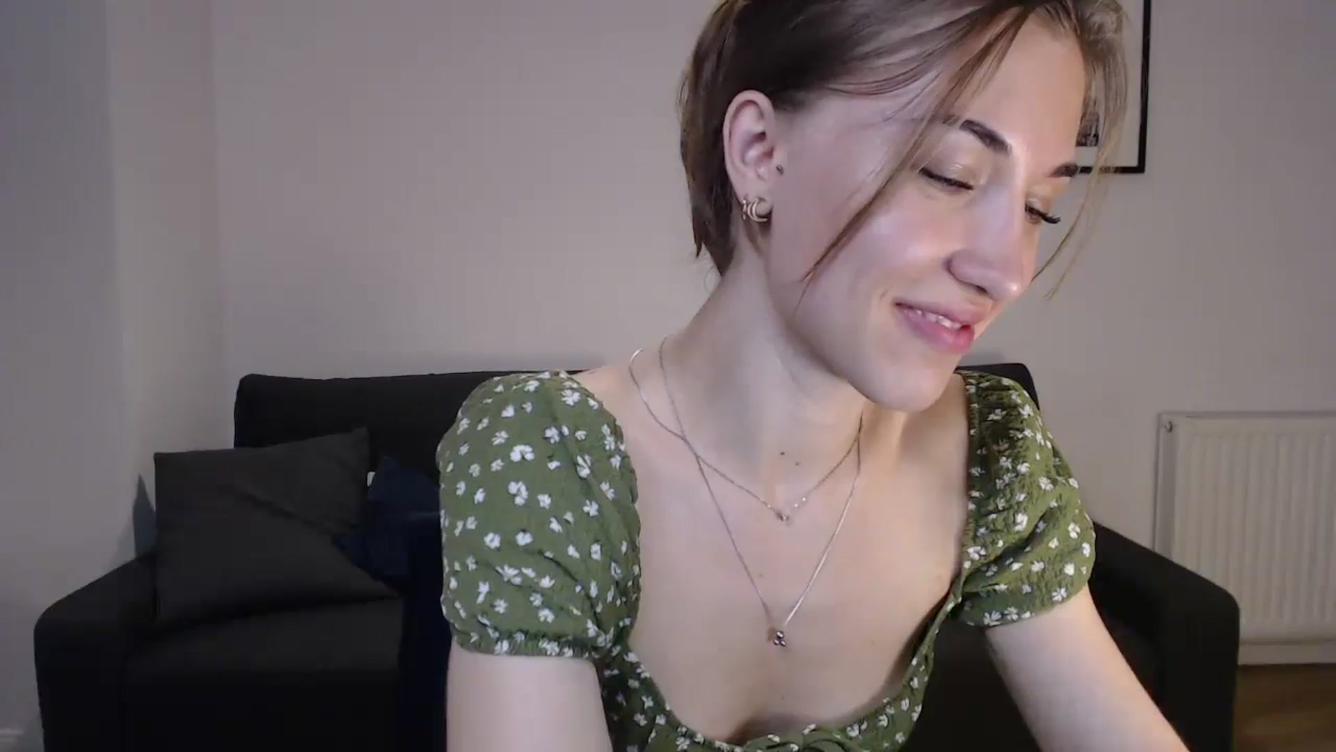 Gallery image thumbnail from GalaxyAnisia's myfreecams stream on, 08/09/2023, 24:53 image 17 of 20