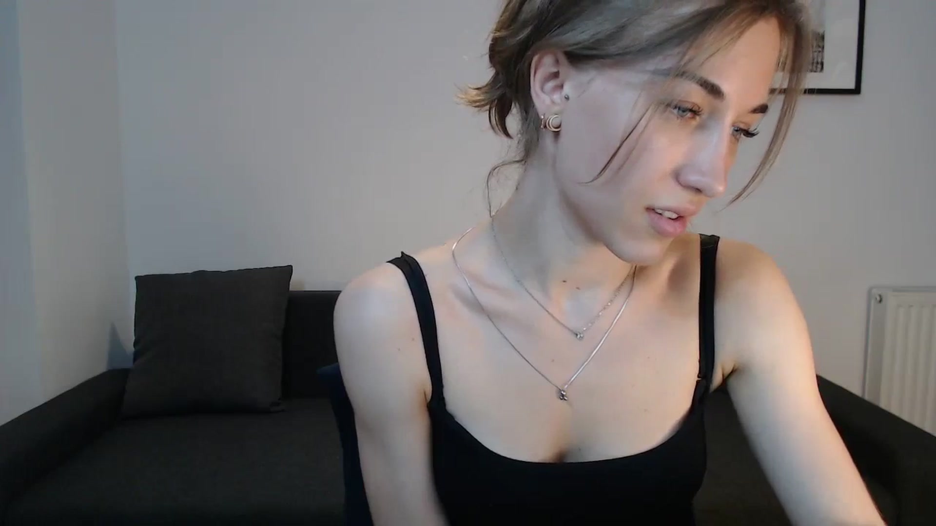 Gallery image thumbnail from GalaxyAnisia's myfreecams stream on, 08/12/2023, 13:50 image 18 of 20