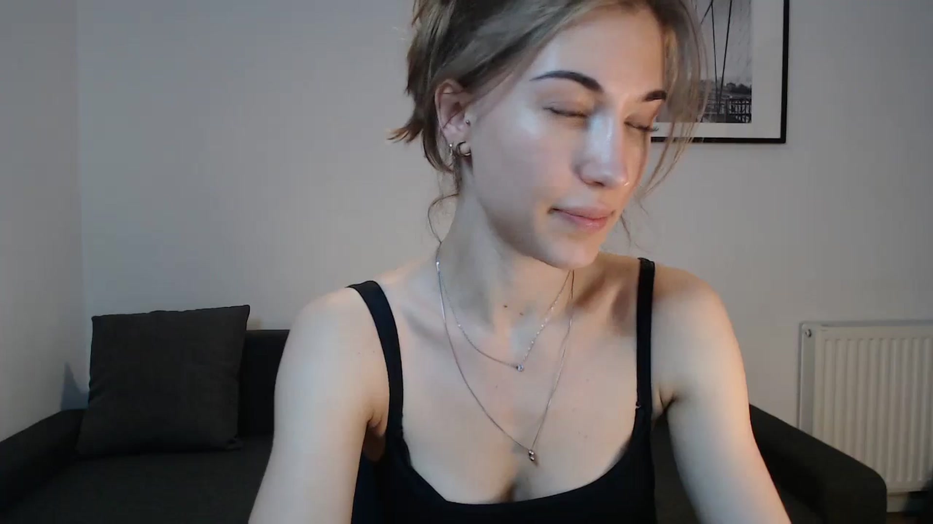 Gallery image thumbnail from GalaxyAnisia's myfreecams stream on, 08/12/2023, 13:50 image 2 of 20
