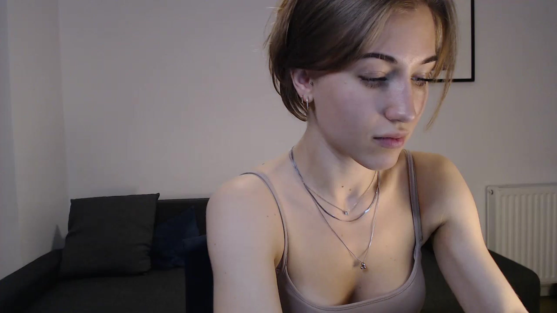 Gallery image thumbnail from GalaxyAnisia's myfreecams stream on, 10/06/2023, 17:40 image 13 of 20
