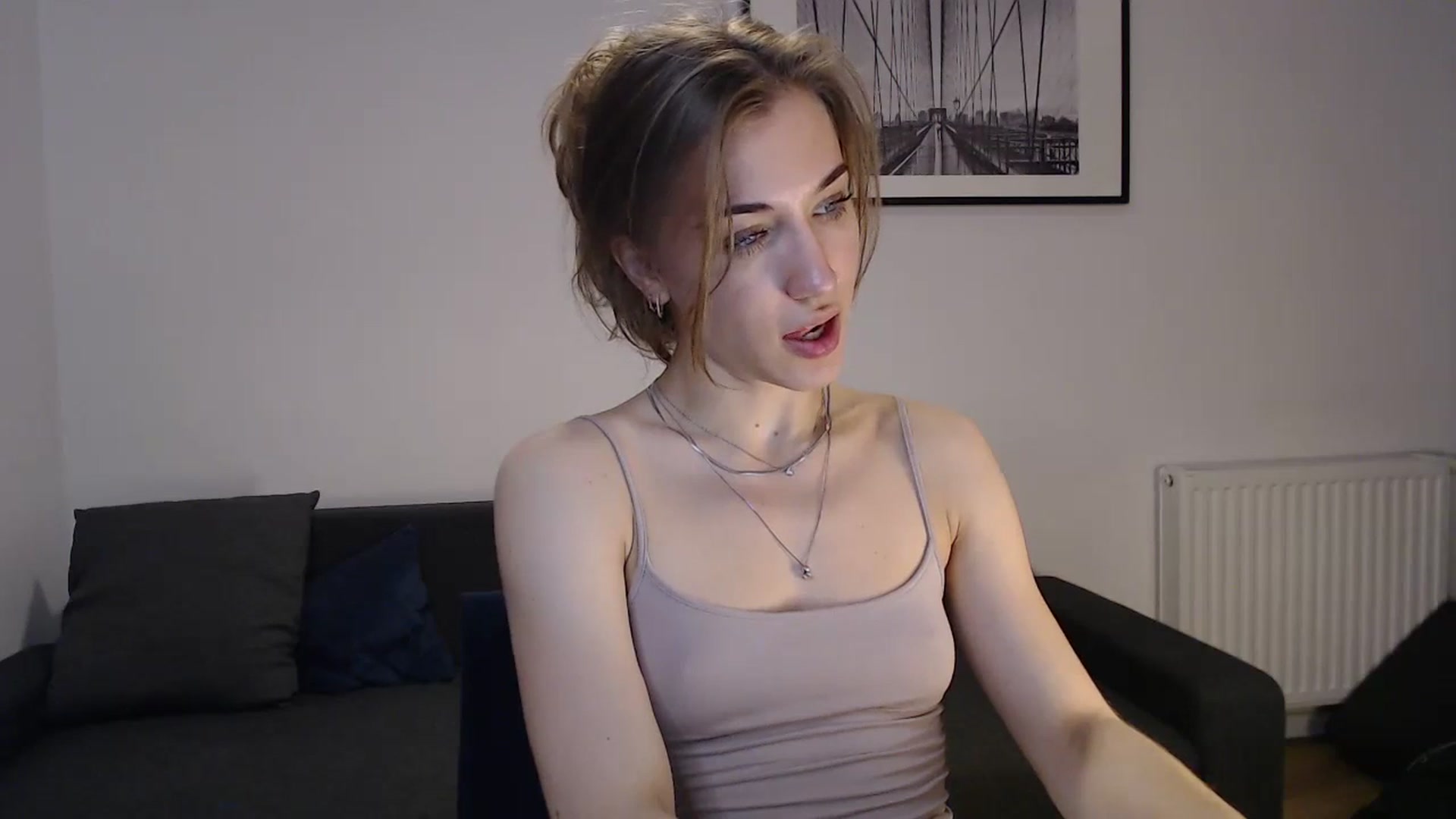 Gallery image thumbnail from GalaxyAnisia's myfreecams stream on, 10/06/2023, 18:37 image 6 of 20