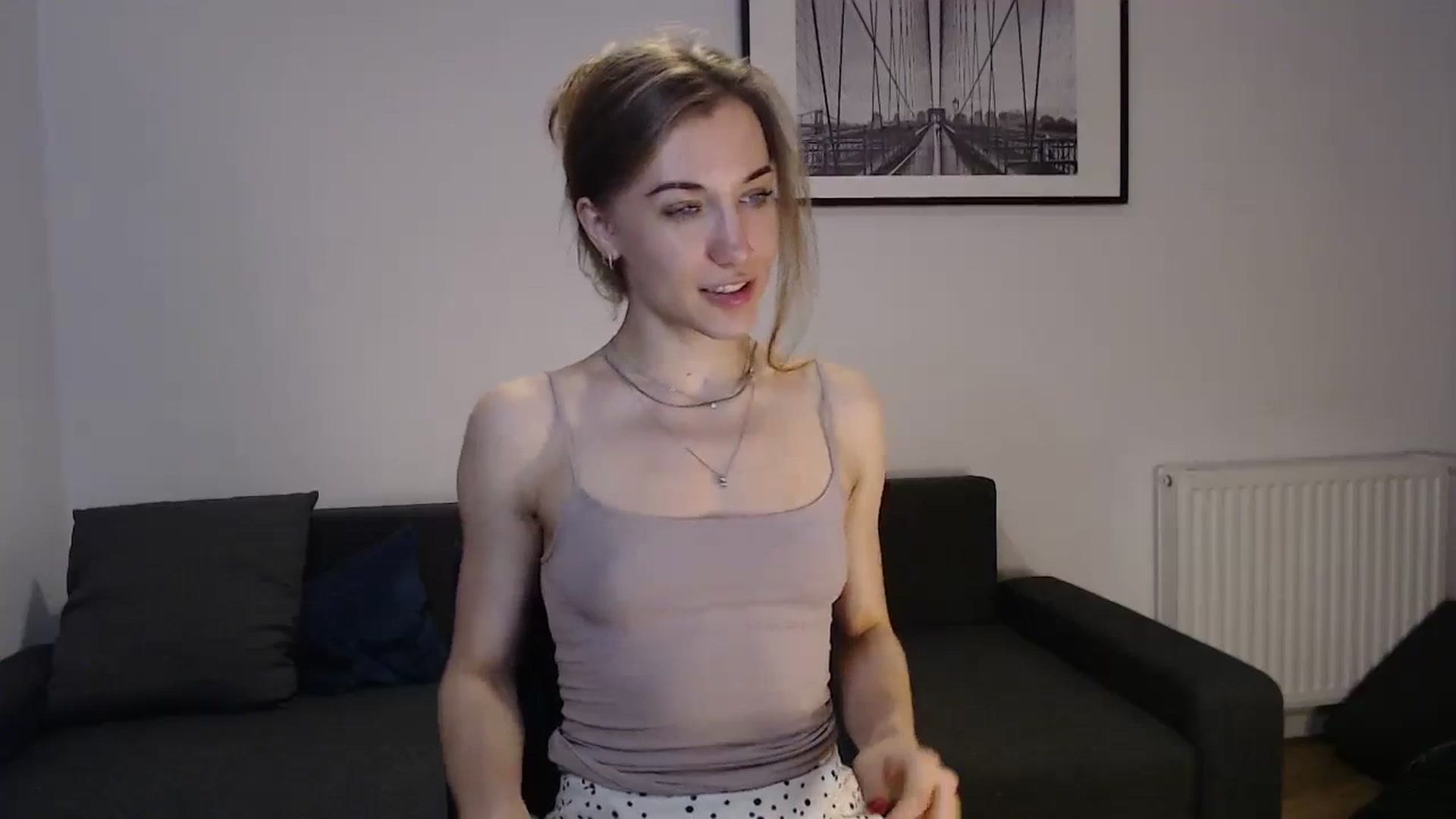 Gallery image thumbnail from GalaxyAnisia's myfreecams stream on, 10/06/2023, 18:37 image 8 of 20