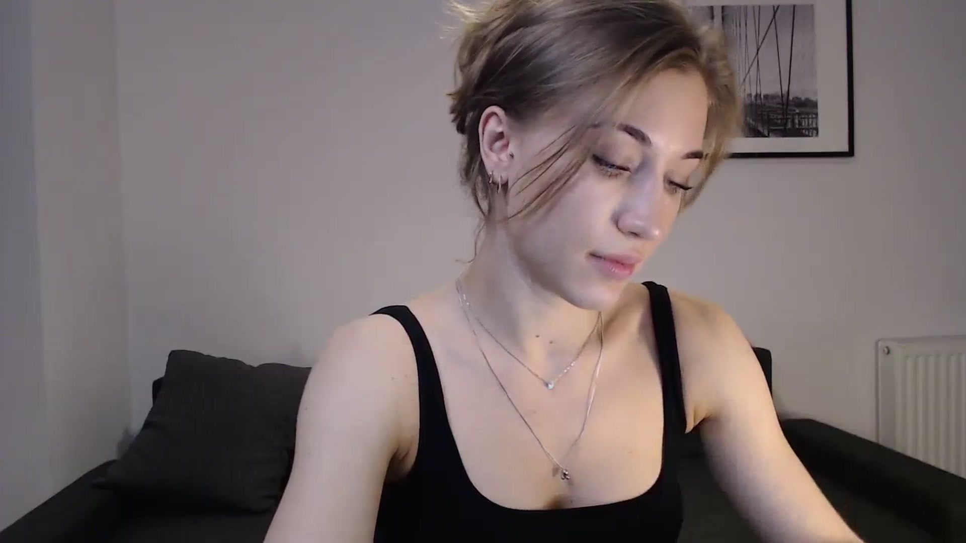 Gallery image thumbnail from GalaxyAnisia's myfreecams stream on, 10/07/2023, 17:09 image 7 of 20