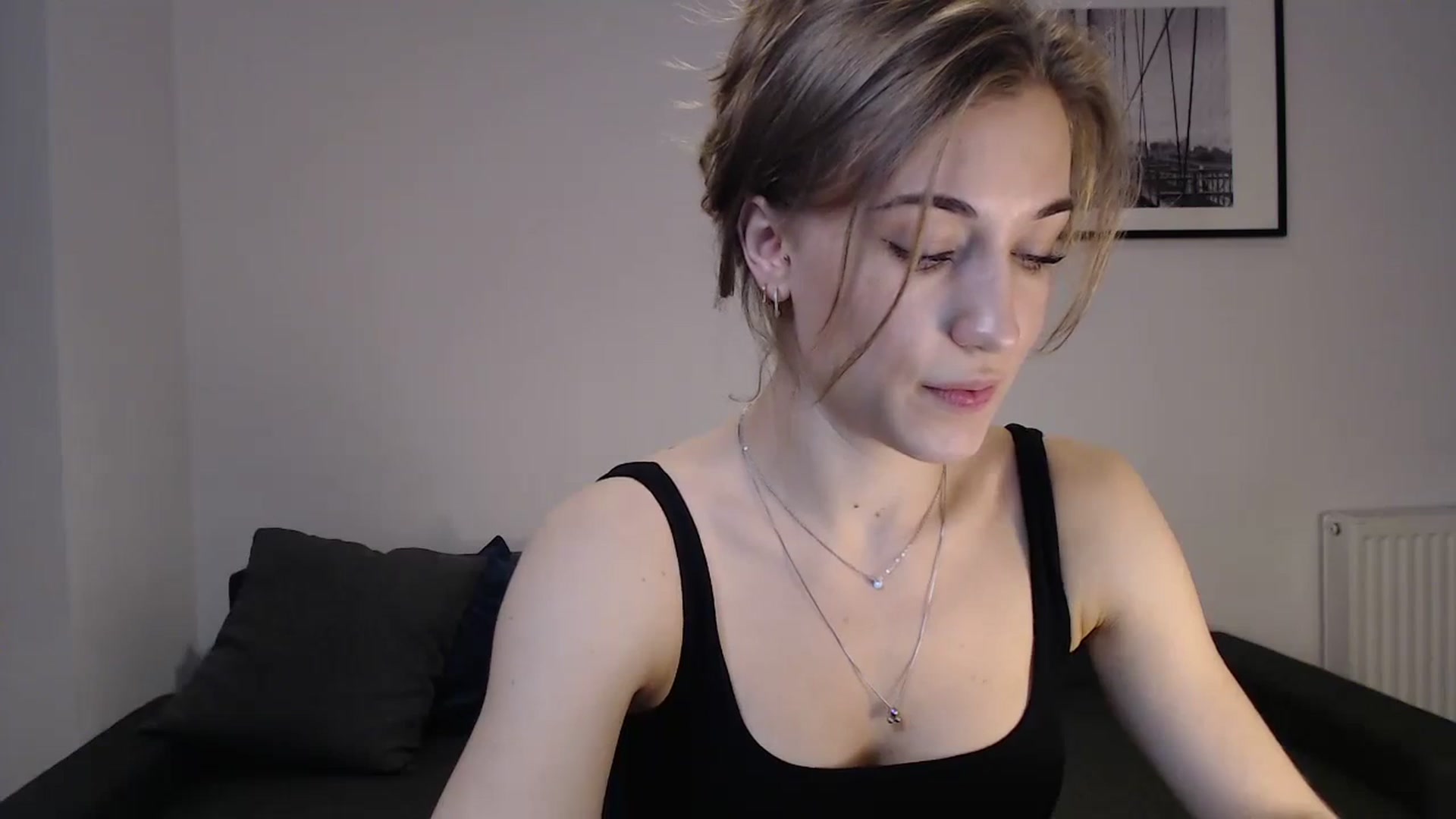 Gallery image thumbnail from GalaxyAnisia's myfreecams stream on, 10/07/2023, 17:09 image 4 of 20