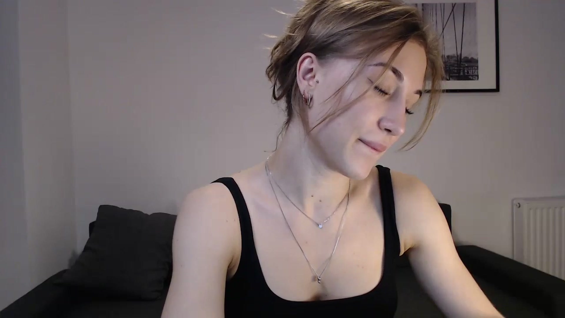 Gallery image thumbnail from GalaxyAnisia's myfreecams stream on, 10/07/2023, 17:09 image 2 of 20