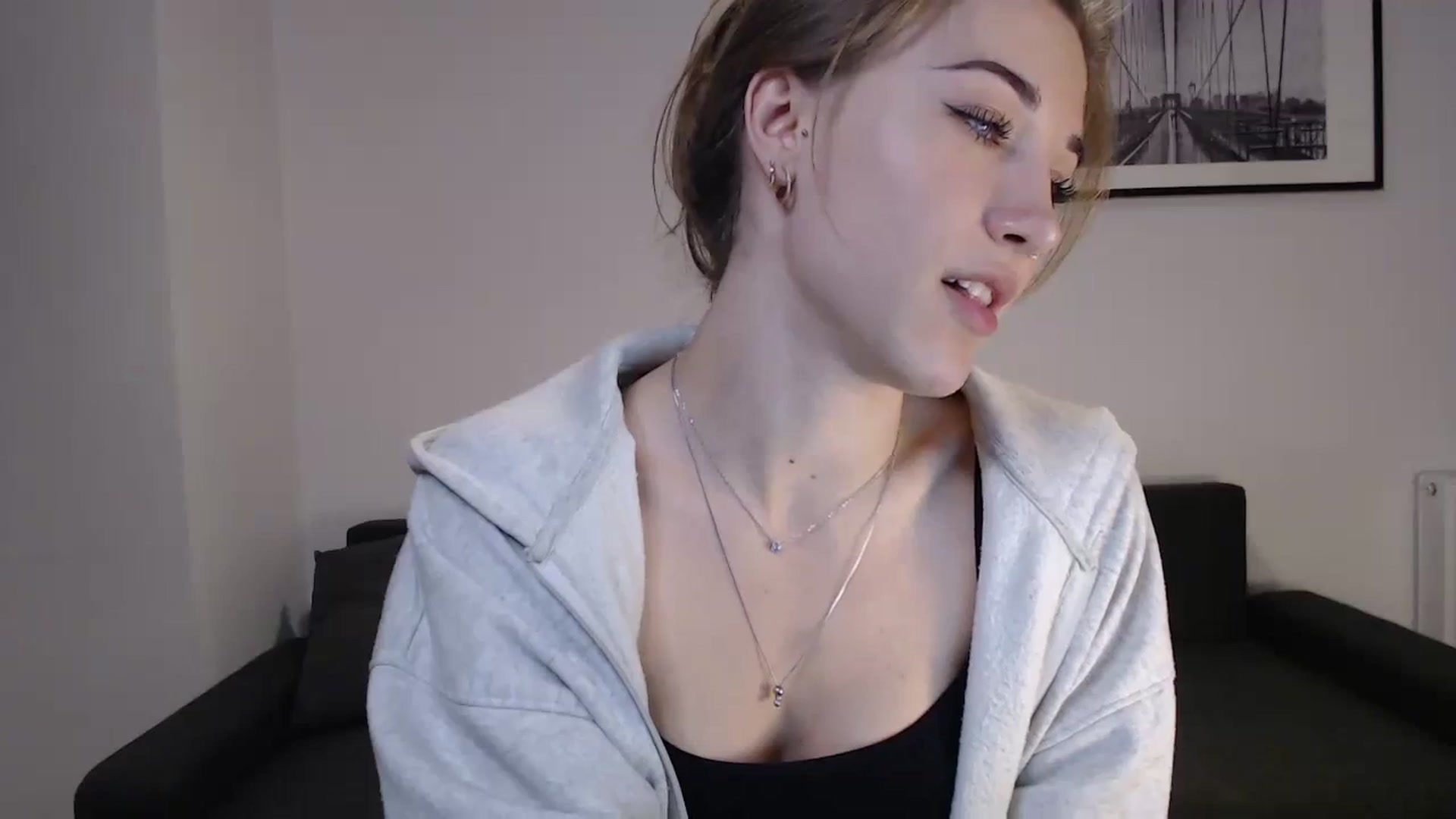 Gallery image thumbnail from GalaxyAnisia's myfreecams stream on, 10/08/2023, 16:46 image 16 of 20