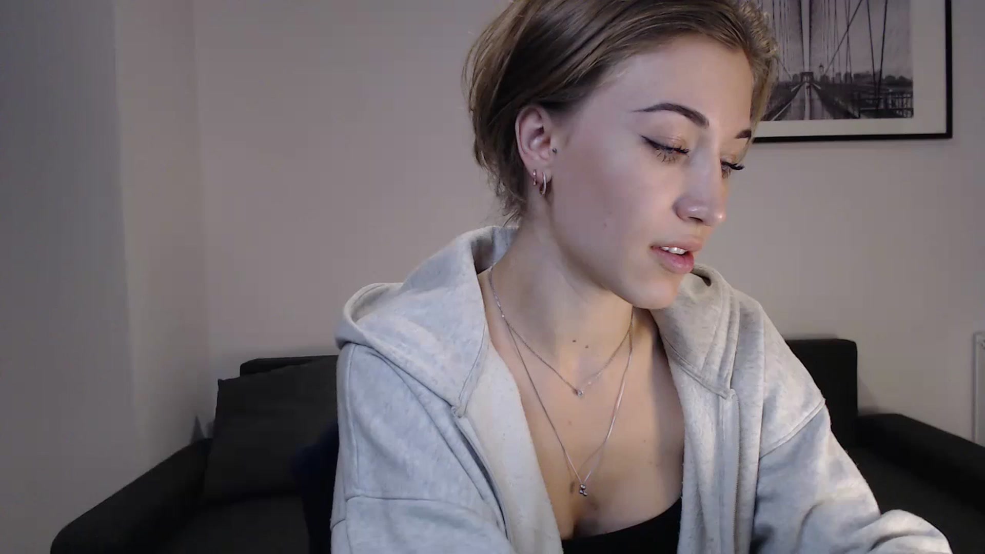 Gallery image thumbnail from GalaxyAnisia's myfreecams stream on, 10/08/2023, 17:10 image 7 of 20