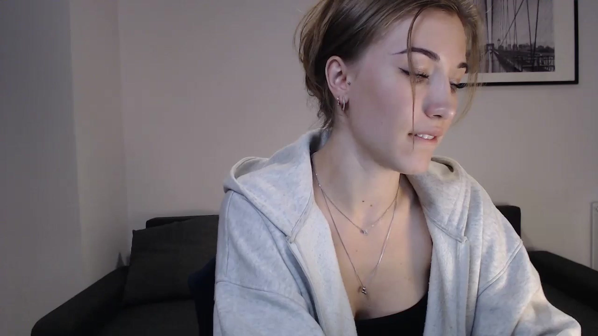 Gallery image thumbnail from GalaxyAnisia's myfreecams stream on, 10/08/2023, 17:10 image 6 of 20