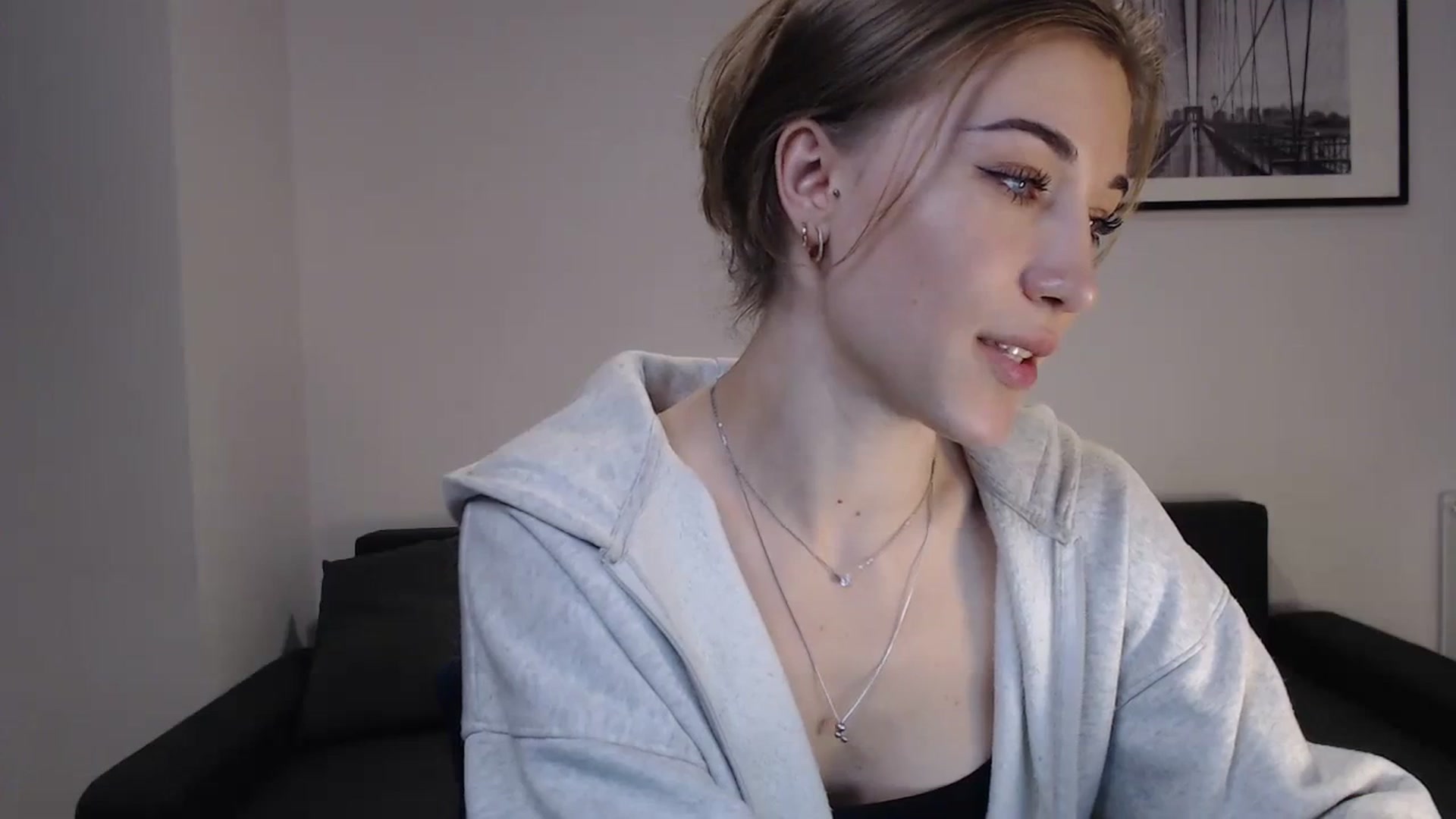 Gallery image thumbnail from GalaxyAnisia's myfreecams stream on, 10/08/2023, 17:10 image 9 of 20