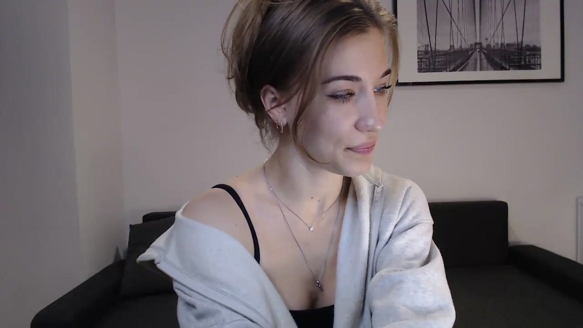 Gallery image thumbnail from GalaxyAnisia's myfreecams stream on, 10/08/2023, 17:10 image 17 of 20