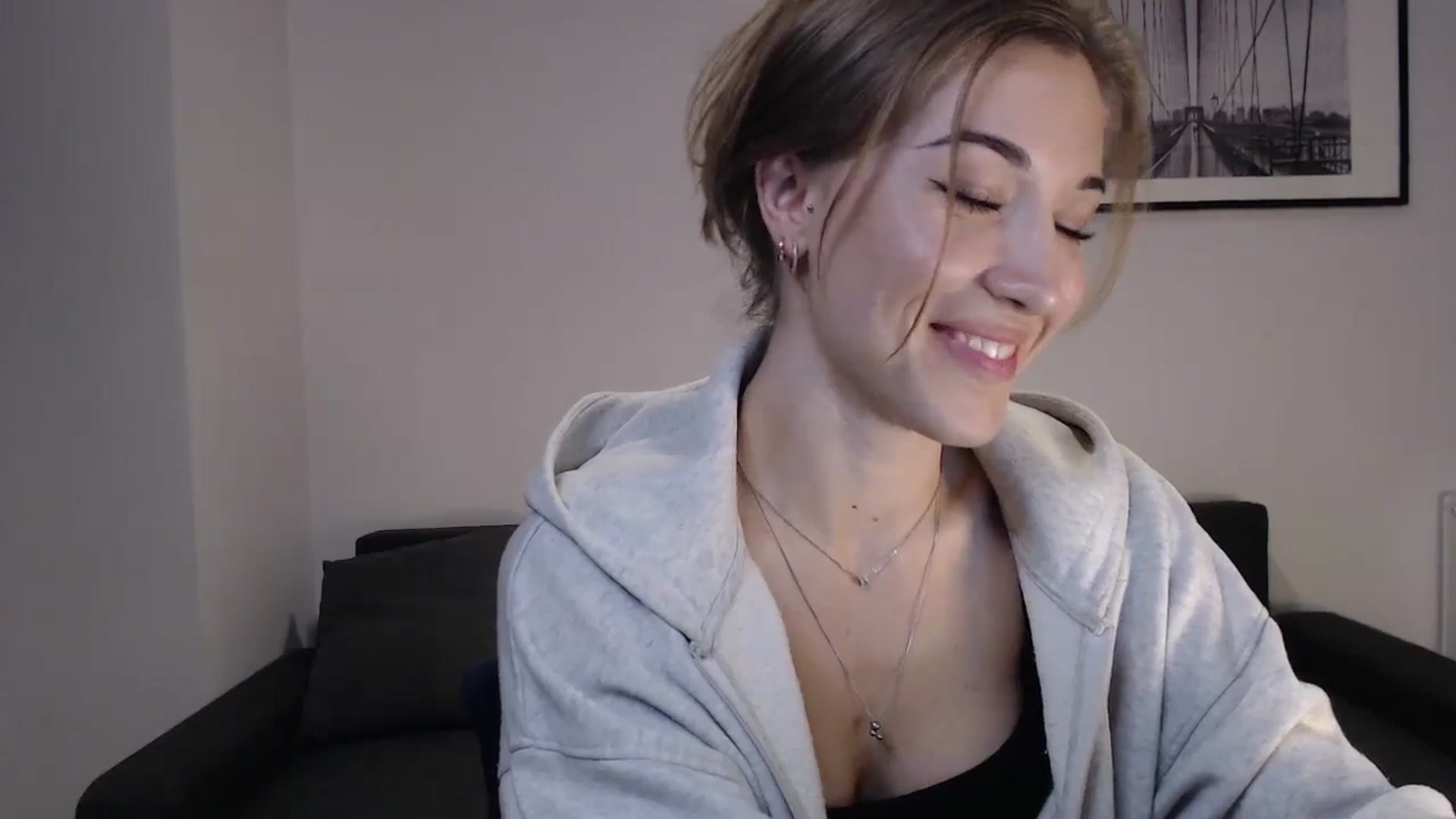 Gallery image thumbnail from GalaxyAnisia's myfreecams stream on, 10/08/2023, 17:10 image 5 of 20