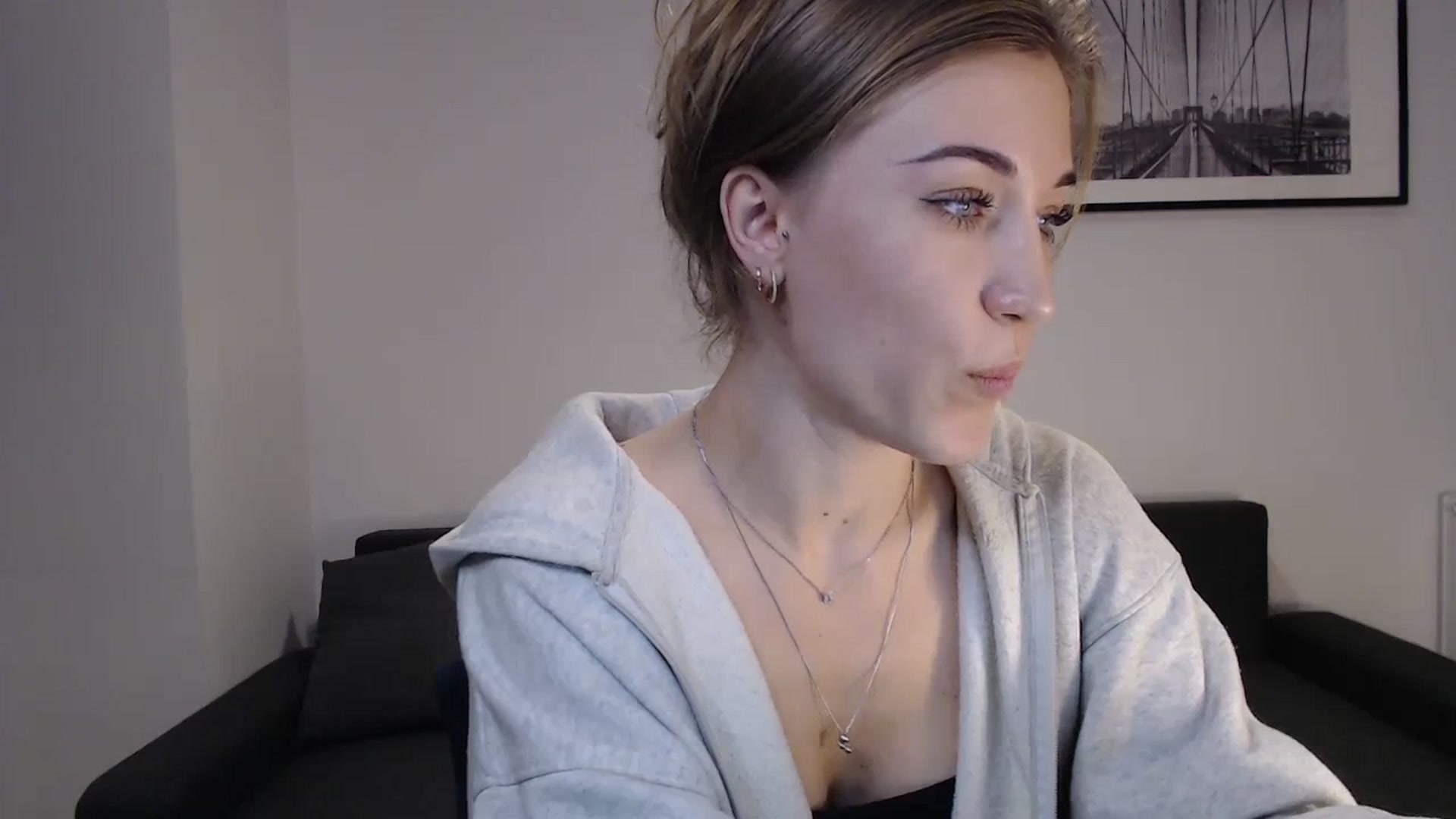 Gallery image thumbnail from GalaxyAnisia's myfreecams stream on, 10/08/2023, 17:10 image 12 of 20