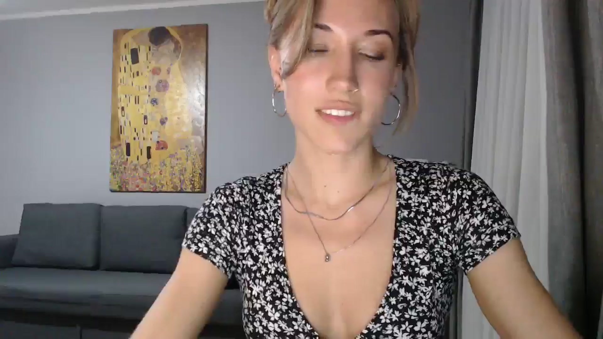 Gallery image thumbnail from GalaxyAnisia's myfreecams stream on, 05/14/2024, 24:00 image 3 of 20