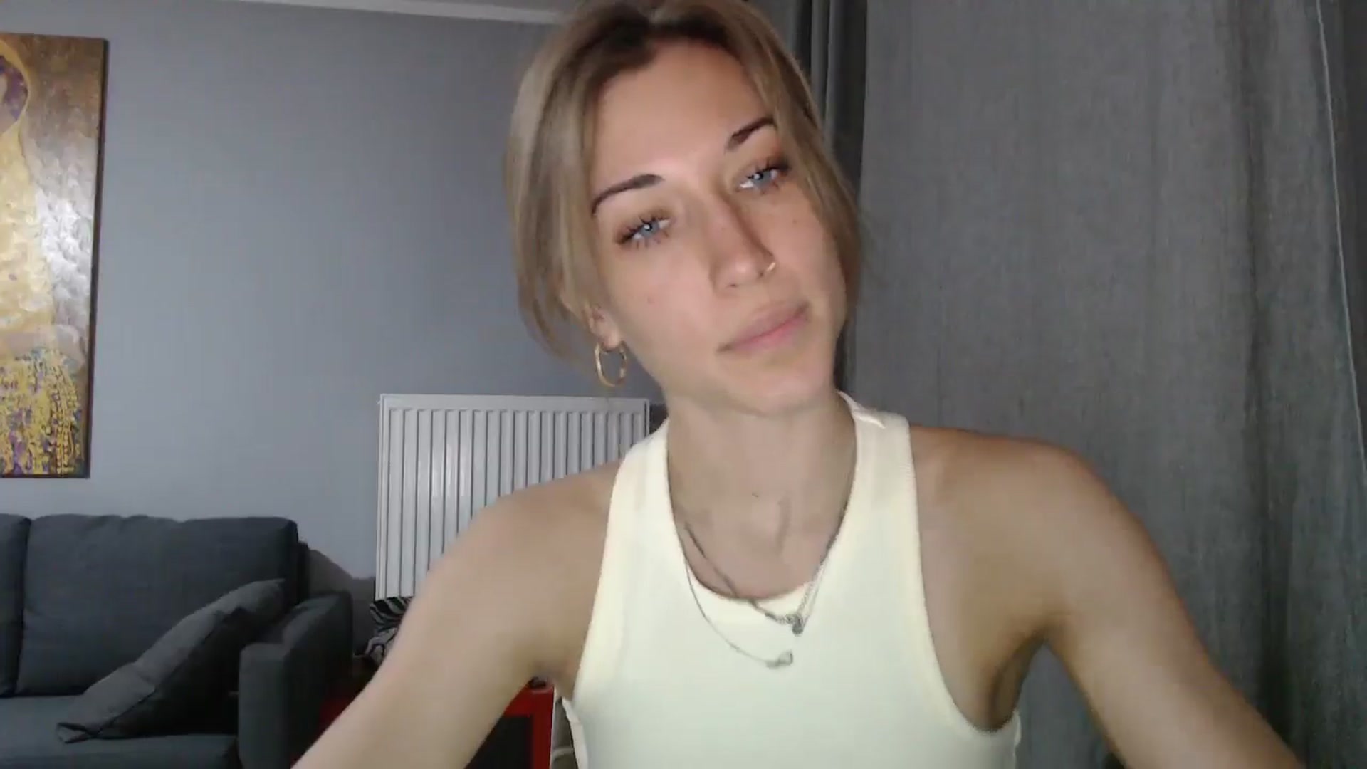 Gallery image thumbnail from GalaxyAnisia's myfreecams stream on, 05/17/2024, 15:46 image 7 of 20