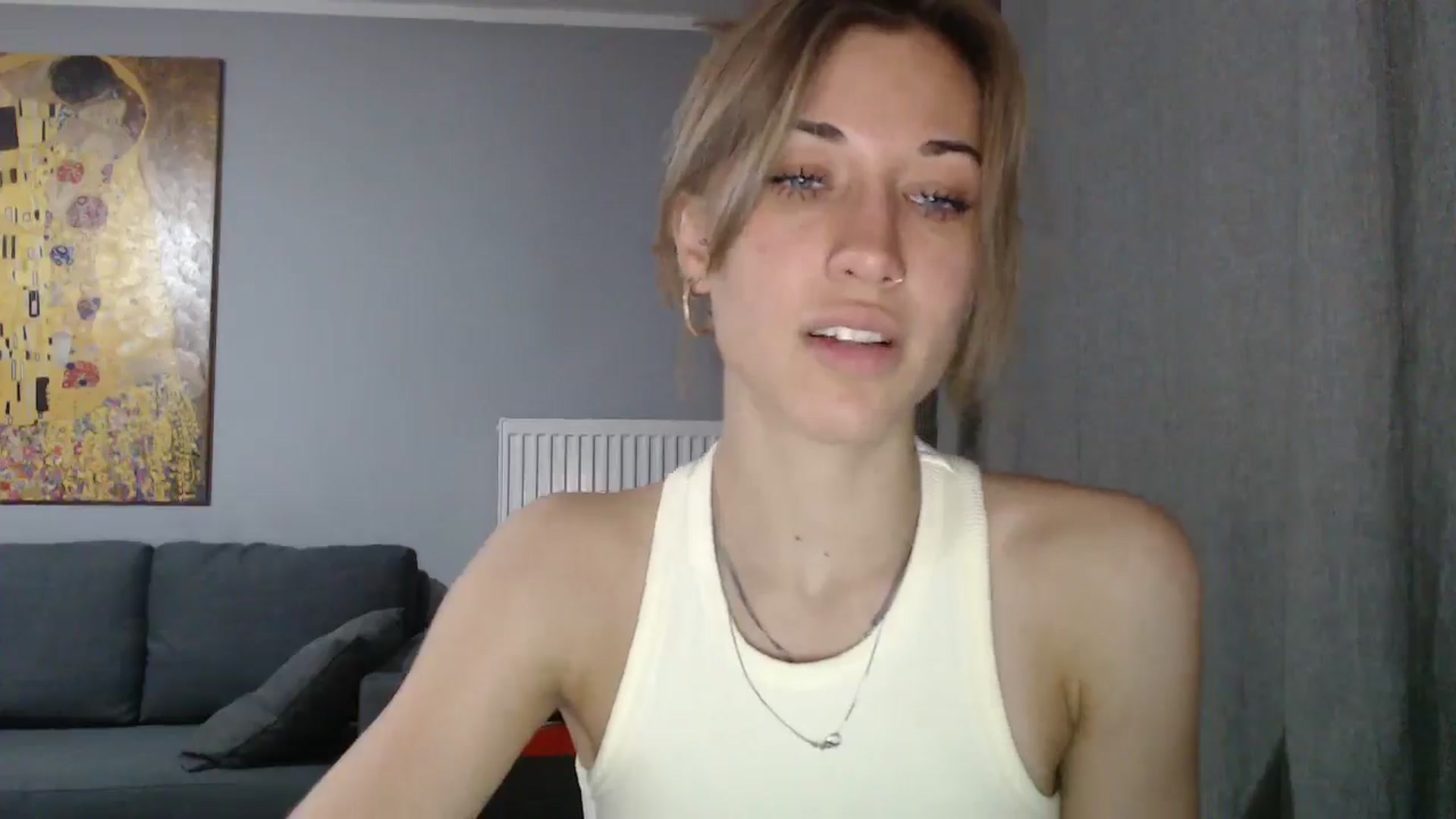 Gallery image thumbnail from GalaxyAnisia's myfreecams stream on, 05/17/2024, 15:46 image 15 of 20