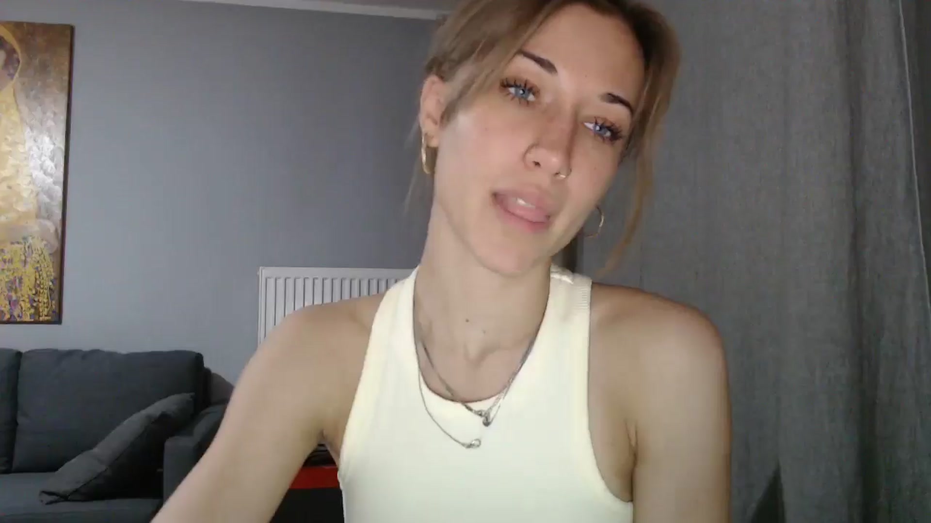 Gallery image thumbnail from GalaxyAnisia's myfreecams stream on, 05/17/2024, 15:46 image 10 of 20
