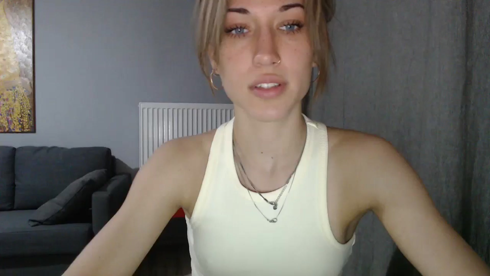 Gallery image thumbnail from GalaxyAnisia's myfreecams stream on, 05/17/2024, 15:46 image 1 of 20