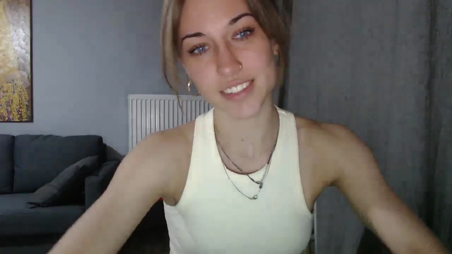 Gallery image thumbnail from GalaxyAnisia's myfreecams stream on, 05/17/2024, 15:46 image 3 of 20
