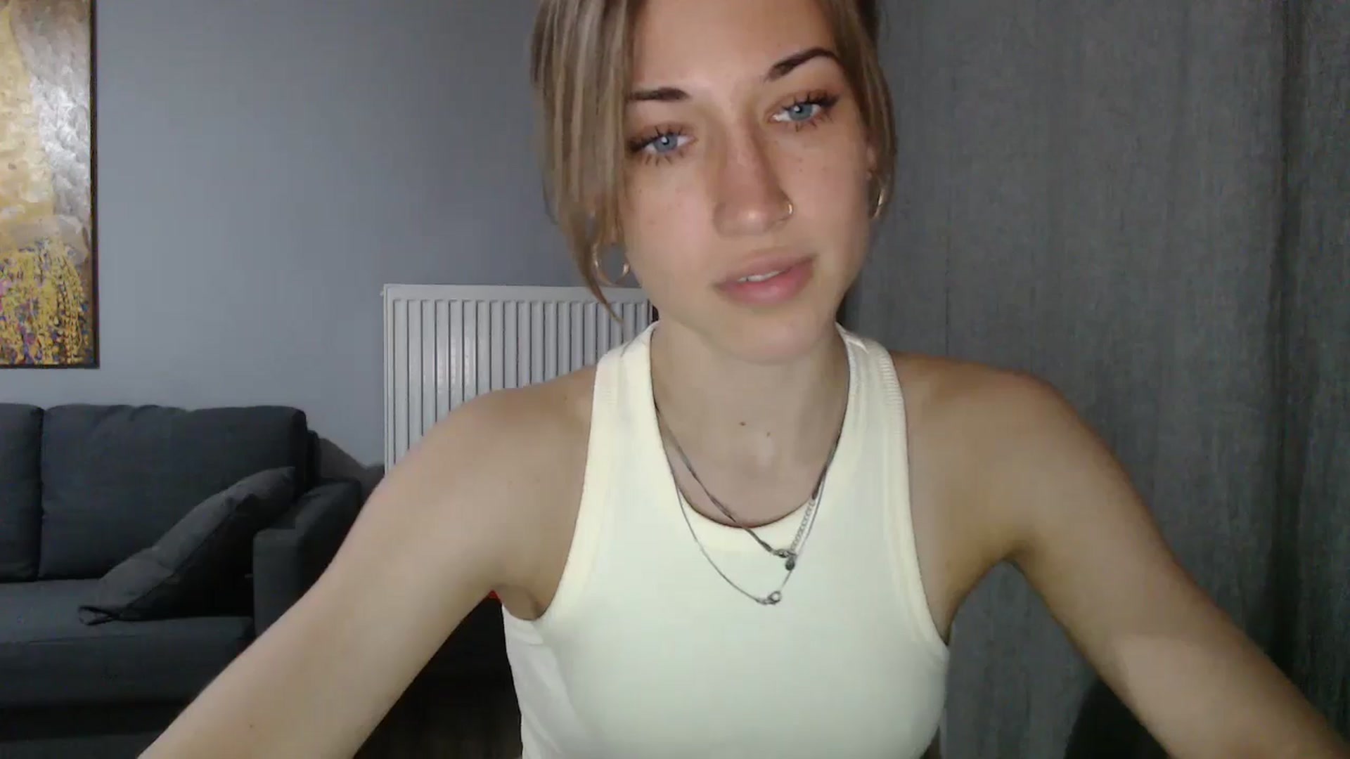 Gallery image thumbnail from GalaxyAnisia's myfreecams stream on, 05/17/2024, 15:46 image 5 of 20