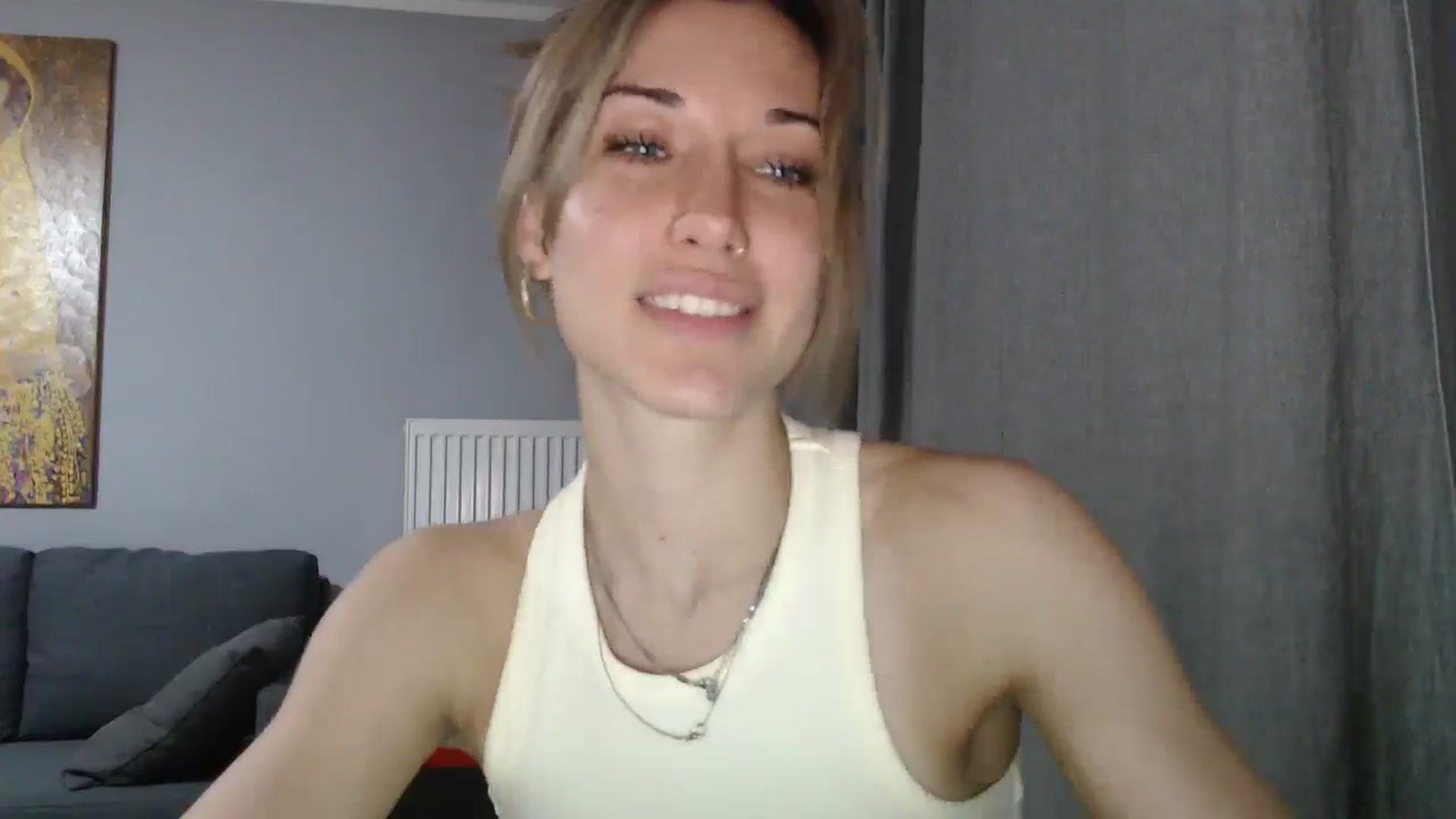 Gallery image thumbnail from GalaxyAnisia's myfreecams stream on, 05/17/2024, 15:46 image 8 of 20