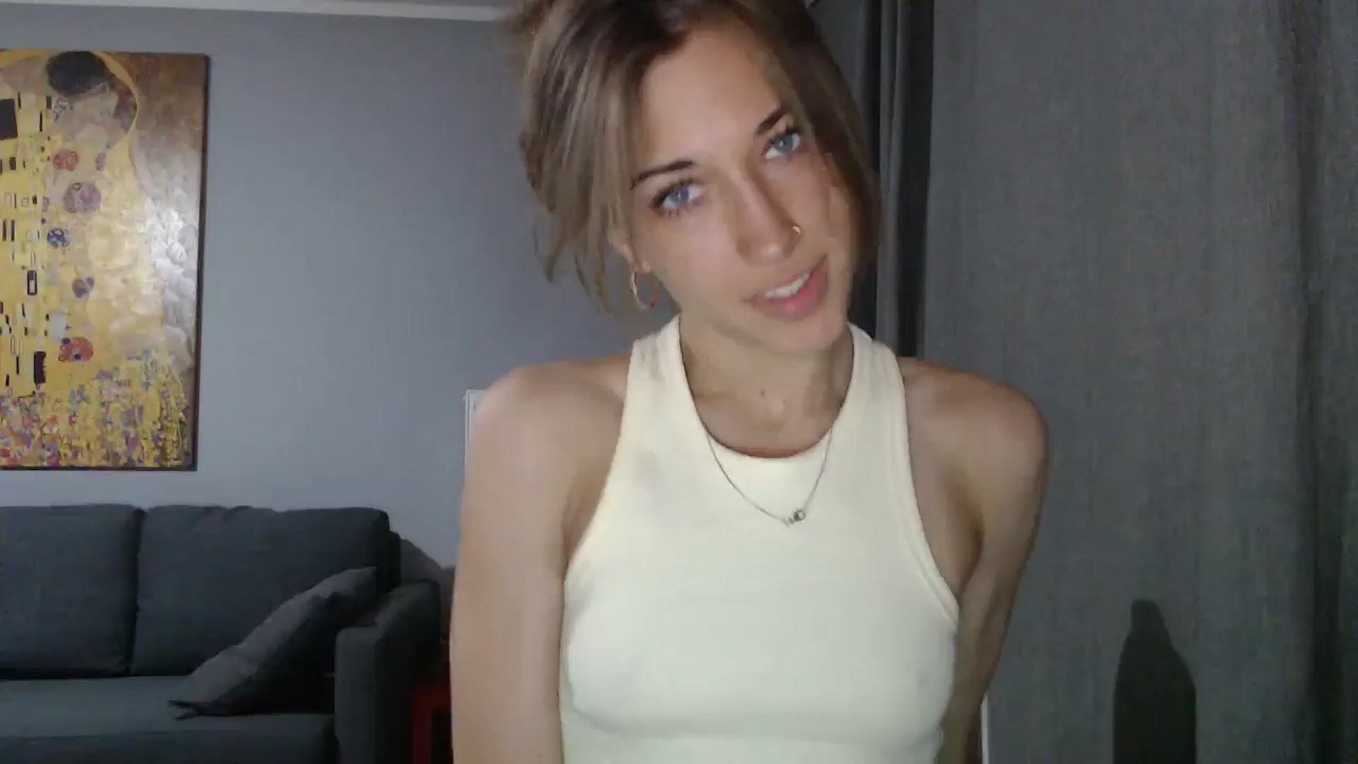 Gallery image thumbnail from GalaxyAnisia's myfreecams stream on, 05/17/2024, 15:46 image 17 of 20