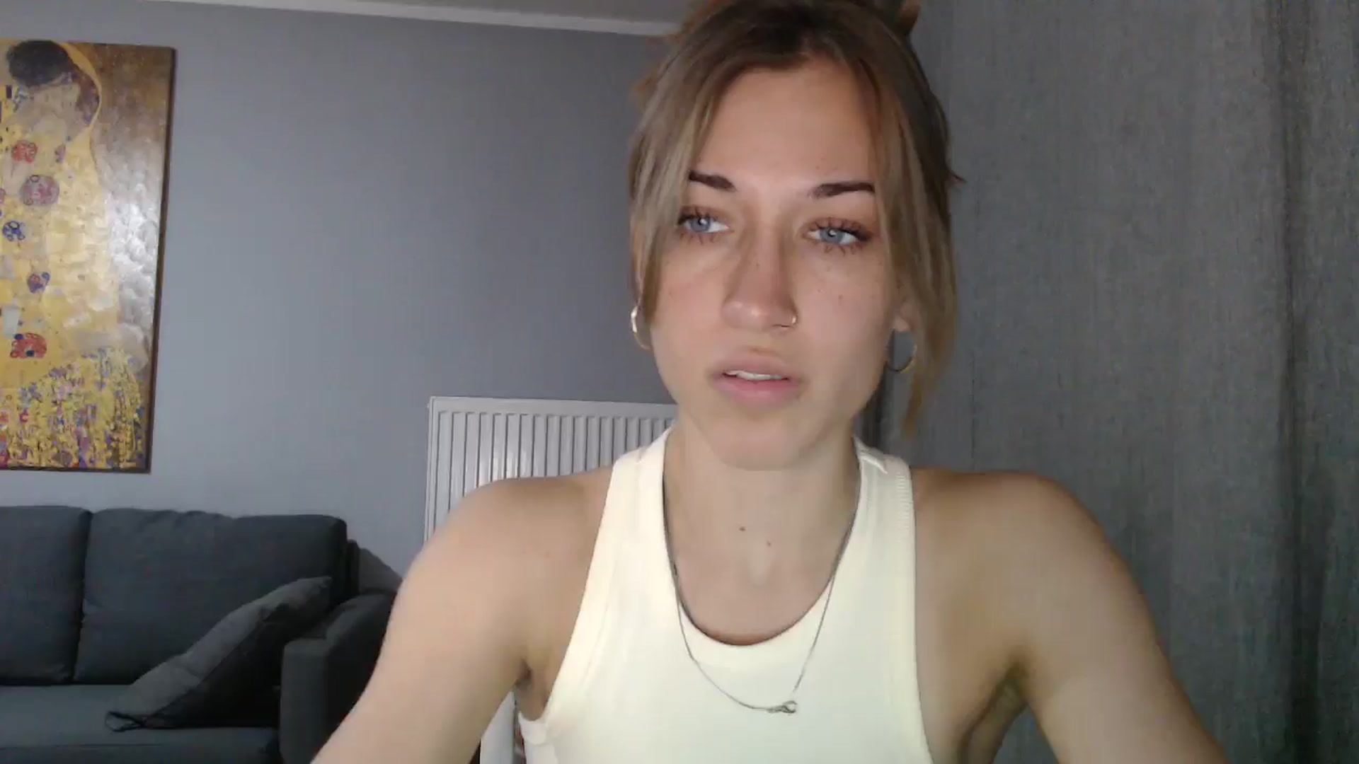Gallery image thumbnail from GalaxyAnisia's myfreecams stream on, 05/17/2024, 16:18 image 6 of 20