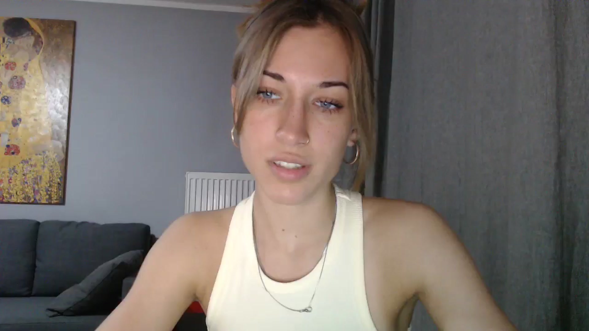 Gallery image thumbnail from GalaxyAnisia's myfreecams stream on, 05/17/2024, 16:18 image 5 of 20