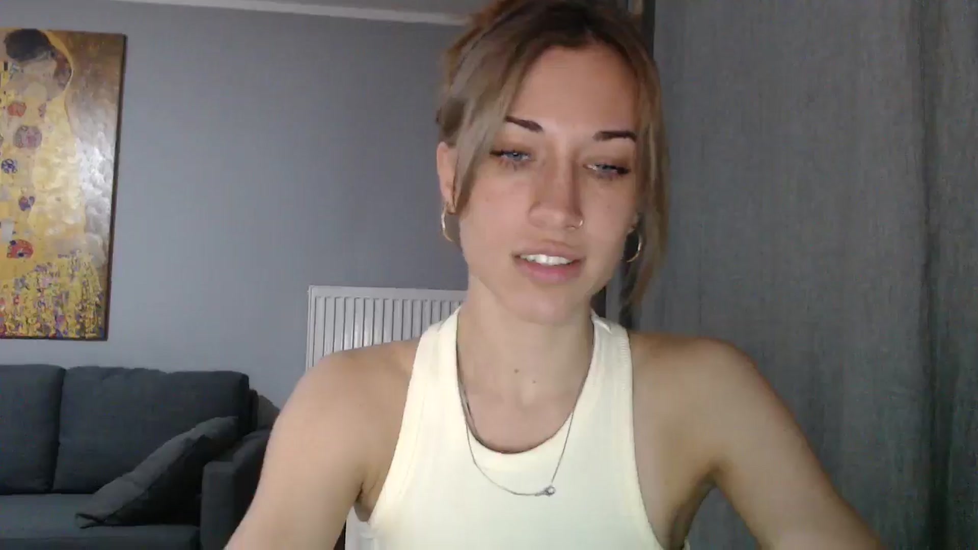 Gallery image thumbnail from GalaxyAnisia's myfreecams stream on, 05/17/2024, 16:18 image 2 of 20