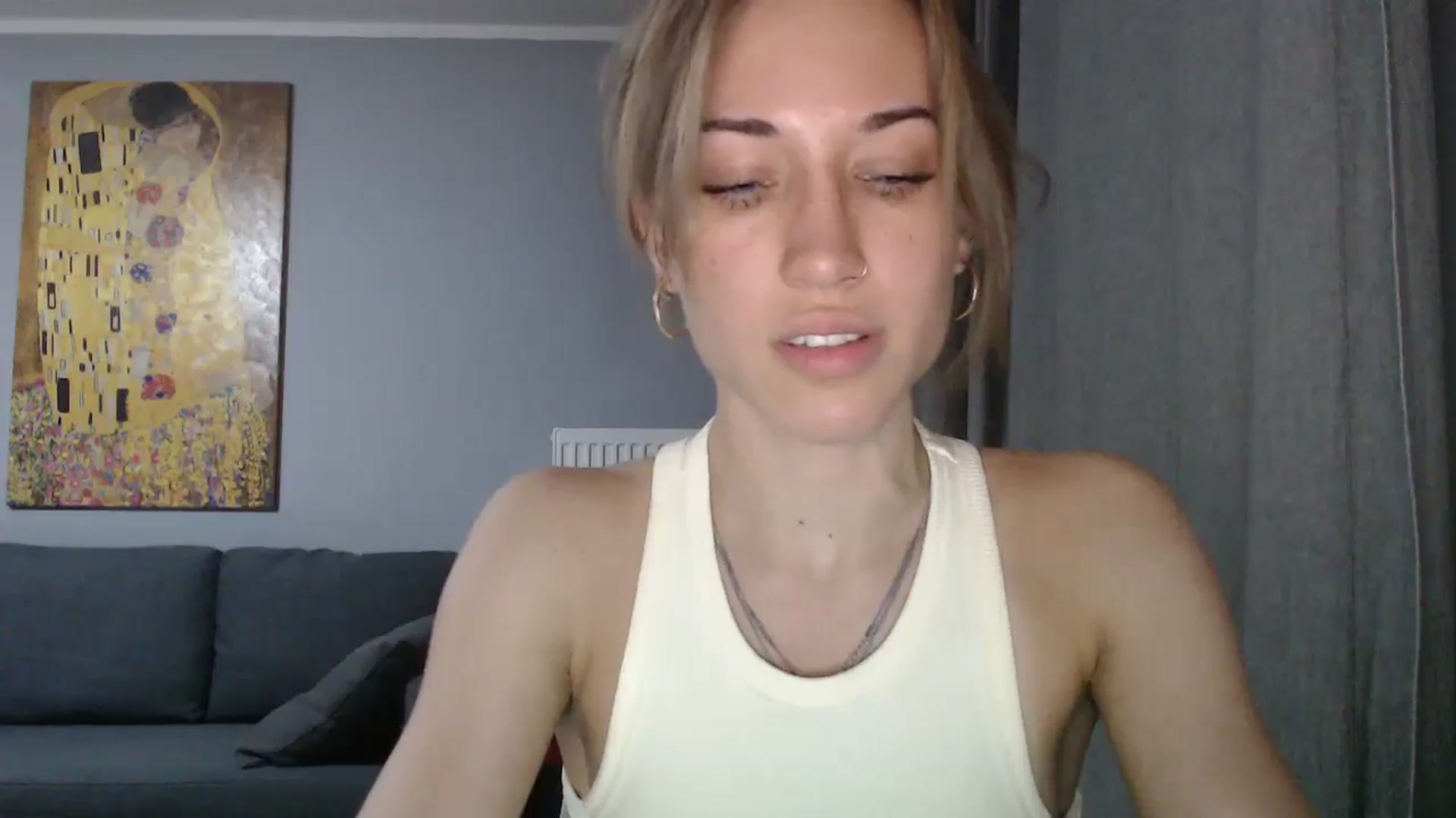 Gallery image thumbnail from GalaxyAnisia's myfreecams stream on, 05/17/2024, 18:47 image 5 of 20