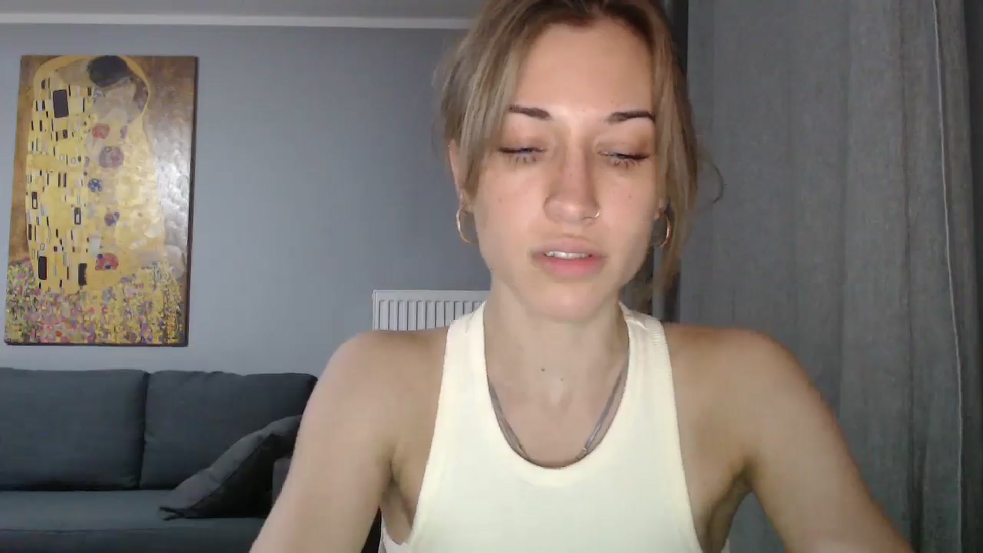 Gallery image thumbnail from GalaxyAnisia's myfreecams stream on, 05/17/2024, 18:47 image 7 of 20