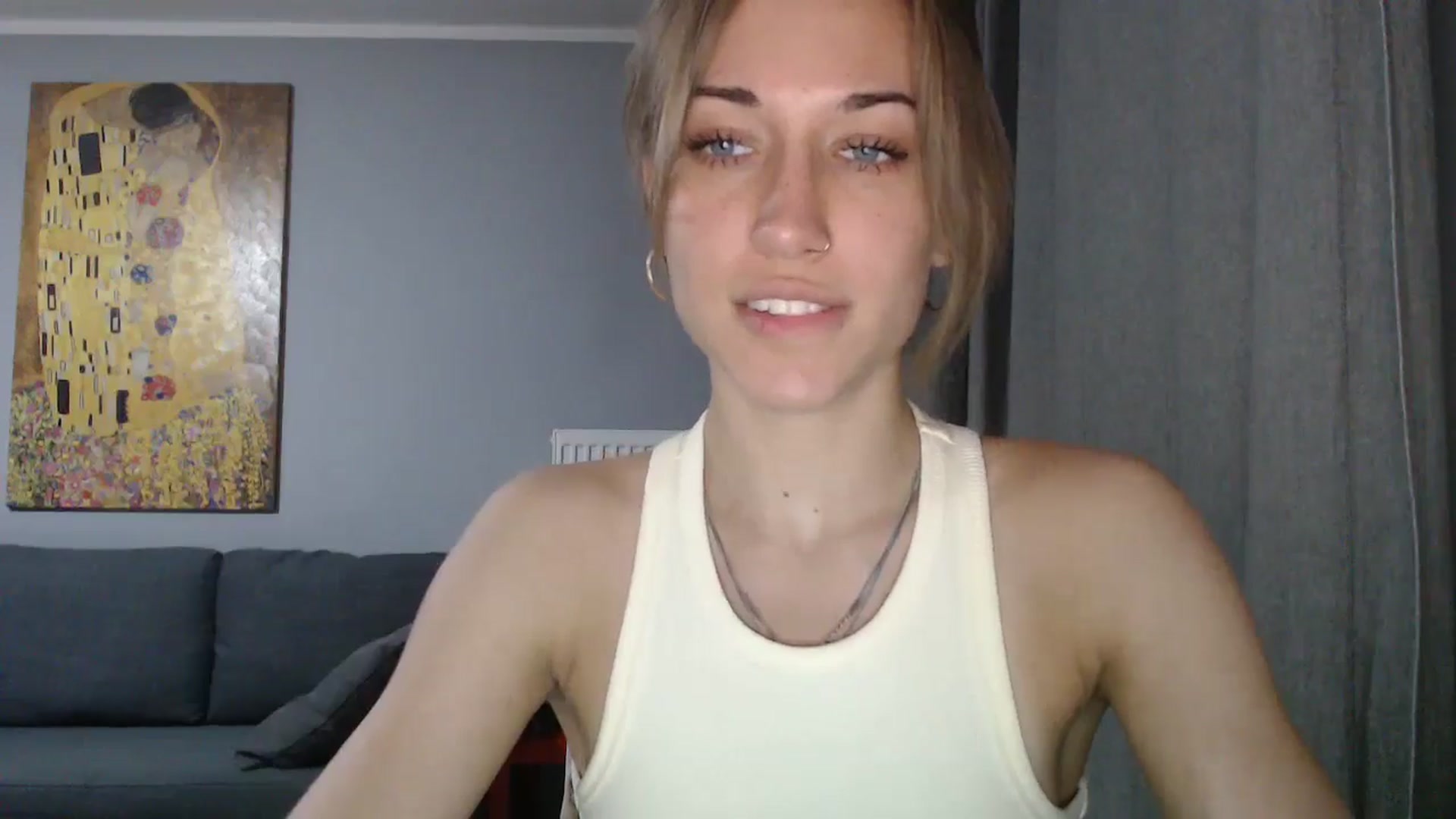 Gallery image thumbnail from GalaxyAnisia's myfreecams stream on, 05/17/2024, 18:47 image 4 of 20