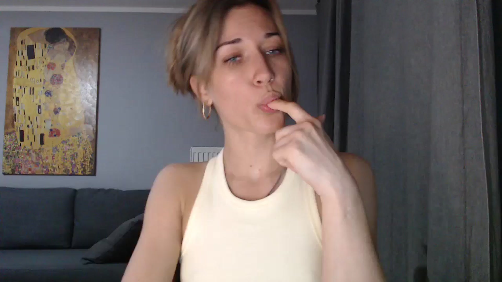 Gallery image thumbnail from GalaxyAnisia's myfreecams stream on, 05/17/2024, 18:47 image 1 of 20