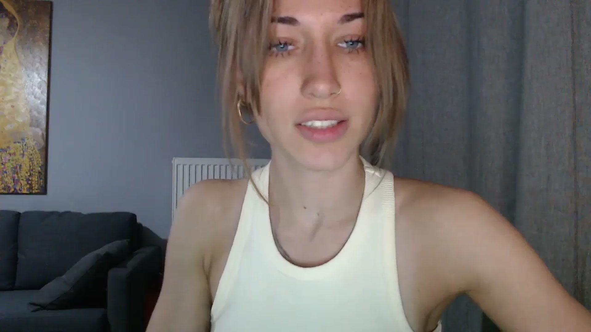 Gallery image thumbnail from GalaxyAnisia's myfreecams stream on, 05/17/2024, 19:42 image 5 of 20