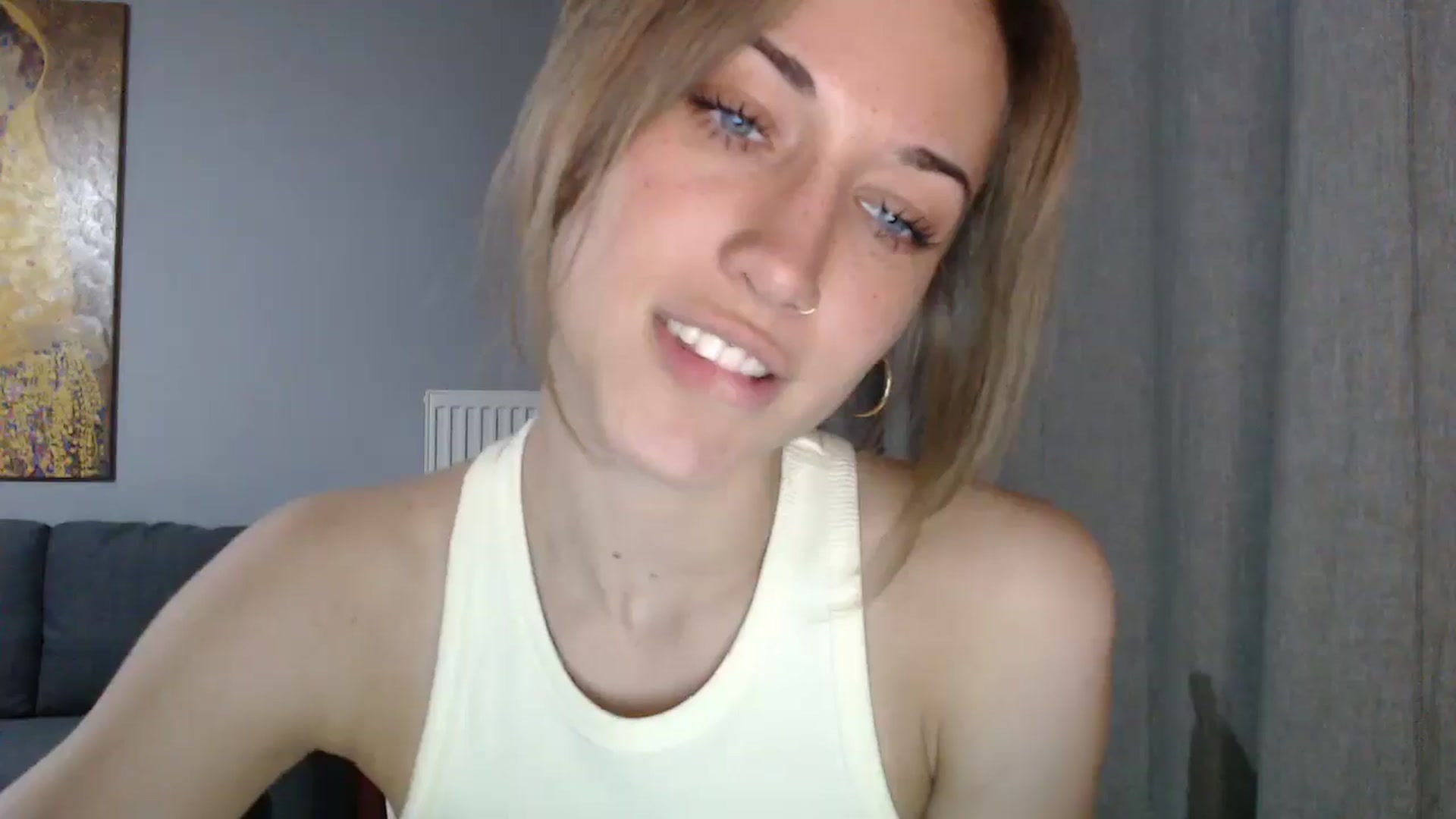 Gallery image thumbnail from GalaxyAnisia's myfreecams stream on, 05/17/2024, 19:42 image 6 of 20