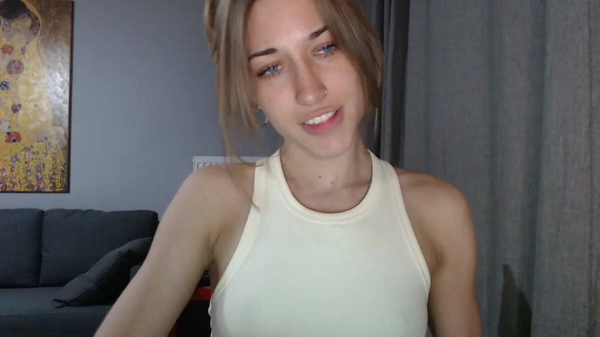 Gallery image thumbnail from GalaxyAnisia's myfreecams stream on, 05/17/2024, 19:42 image 16 of 20