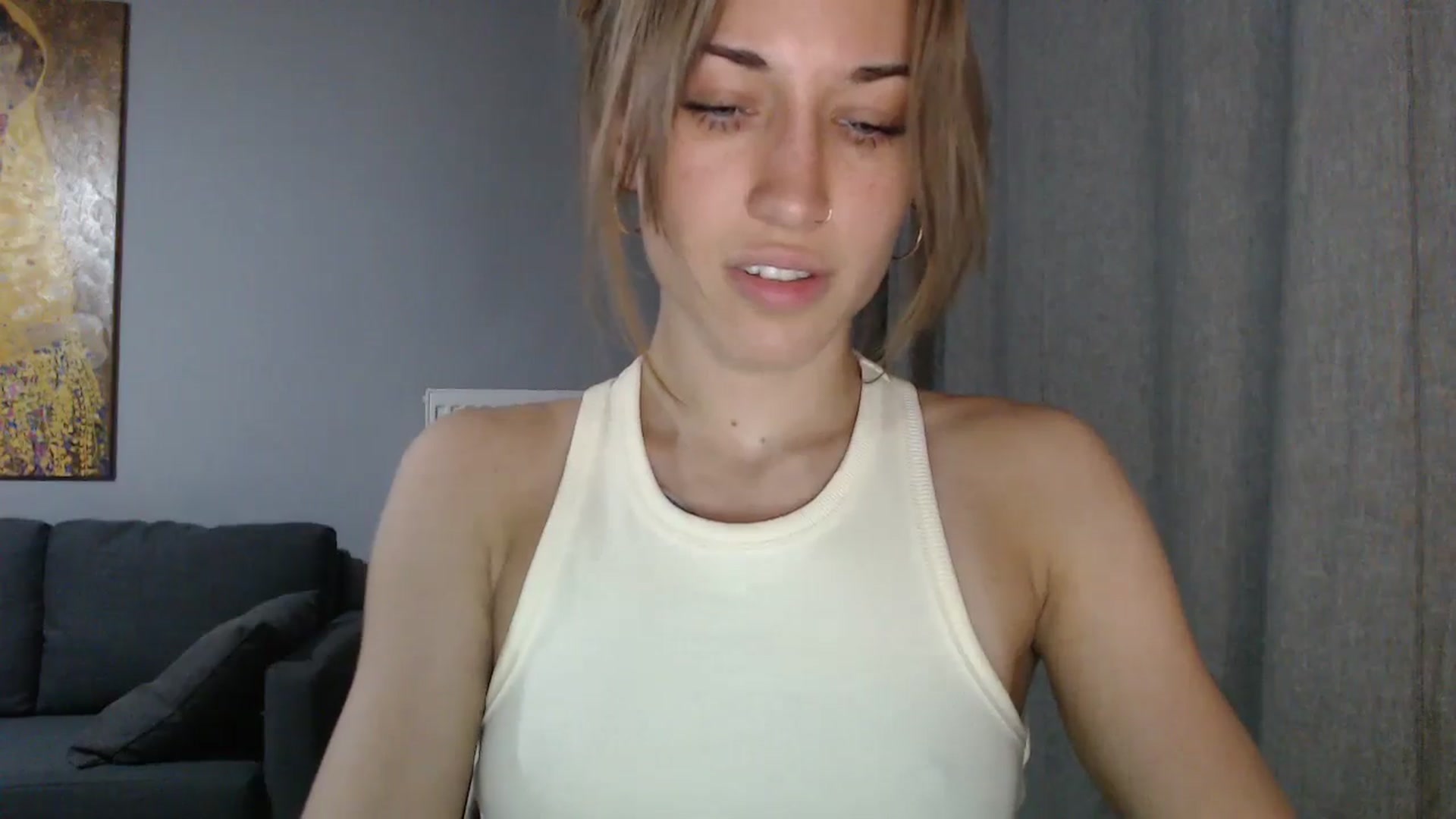 Gallery image thumbnail from GalaxyAnisia's myfreecams stream on, 05/17/2024, 19:42 image 4 of 20