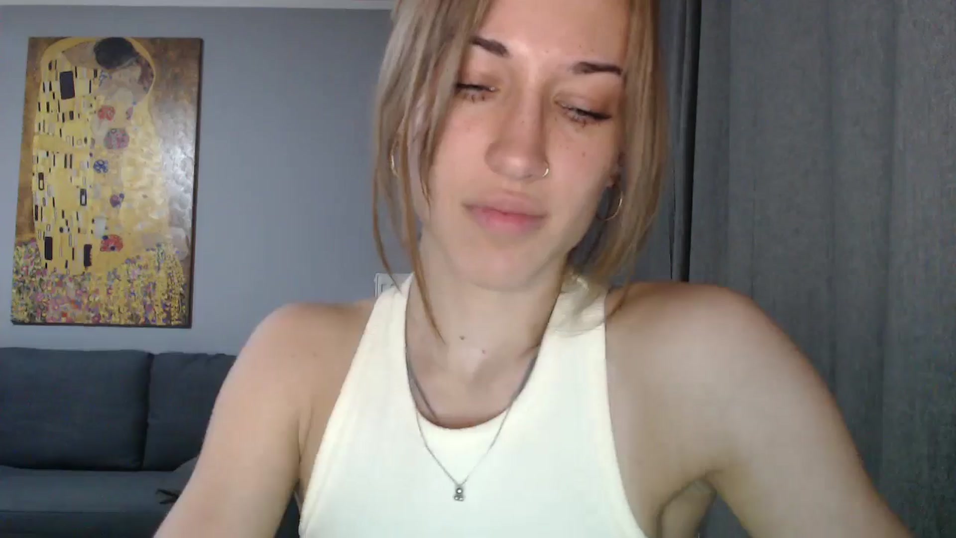 Gallery image thumbnail from GalaxyAnisia's myfreecams stream on, 05/17/2024, 21:18 image 2 of 20
