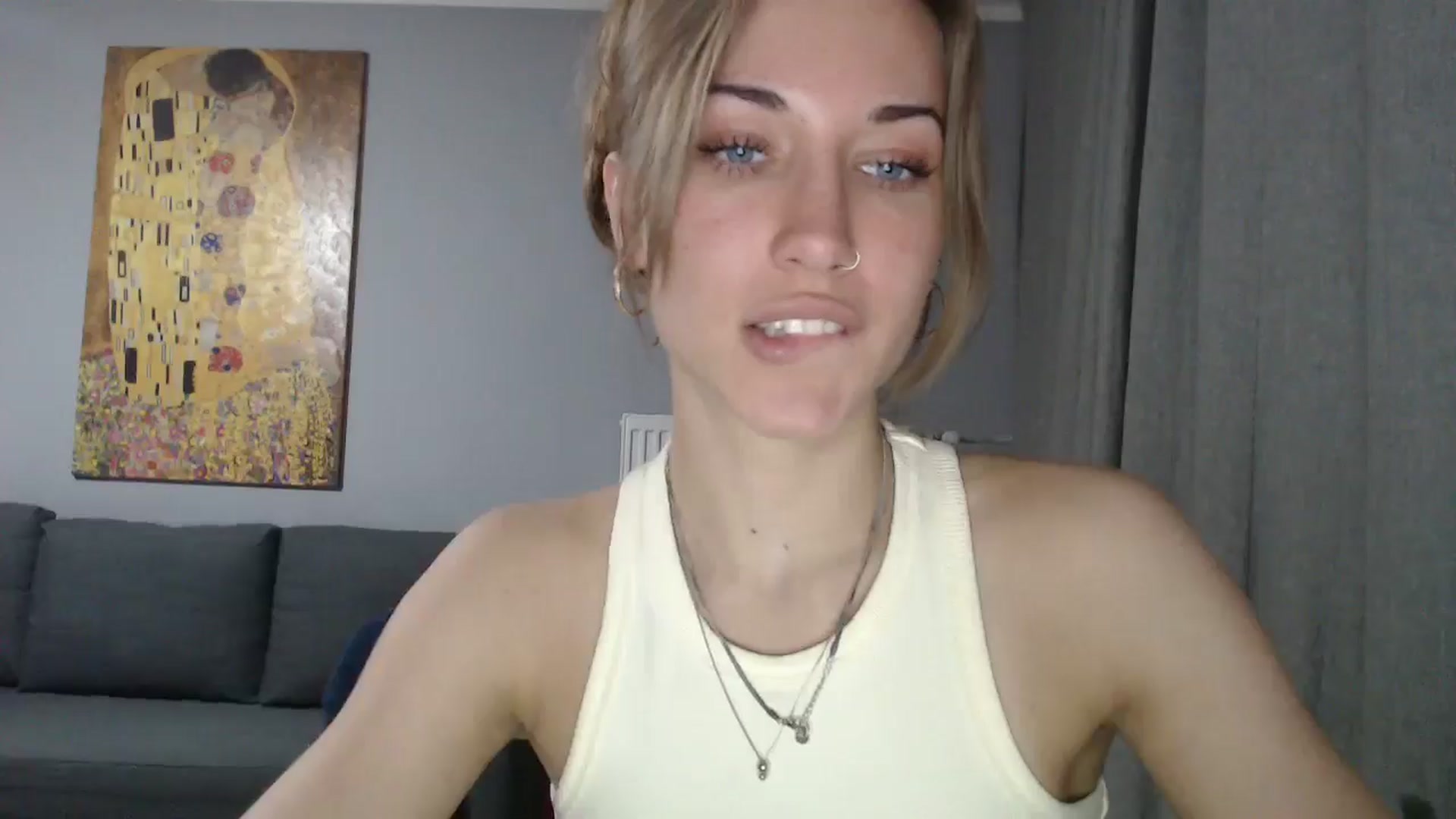 Gallery image thumbnail from GalaxyAnisia's myfreecams stream on, 05/19/2024, 23:41 image 11 of 20