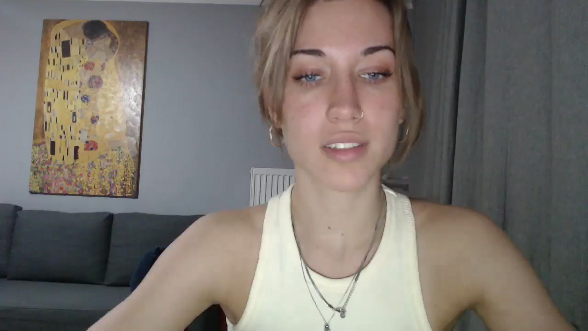 Gallery image thumbnail from GalaxyAnisia's myfreecams stream on, 05/19/2024, 23:41 image 18 of 20