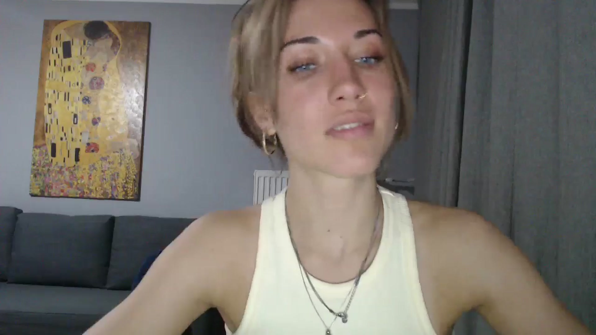 Gallery image thumbnail from GalaxyAnisia's myfreecams stream on, 05/19/2024, 23:41 image 16 of 20