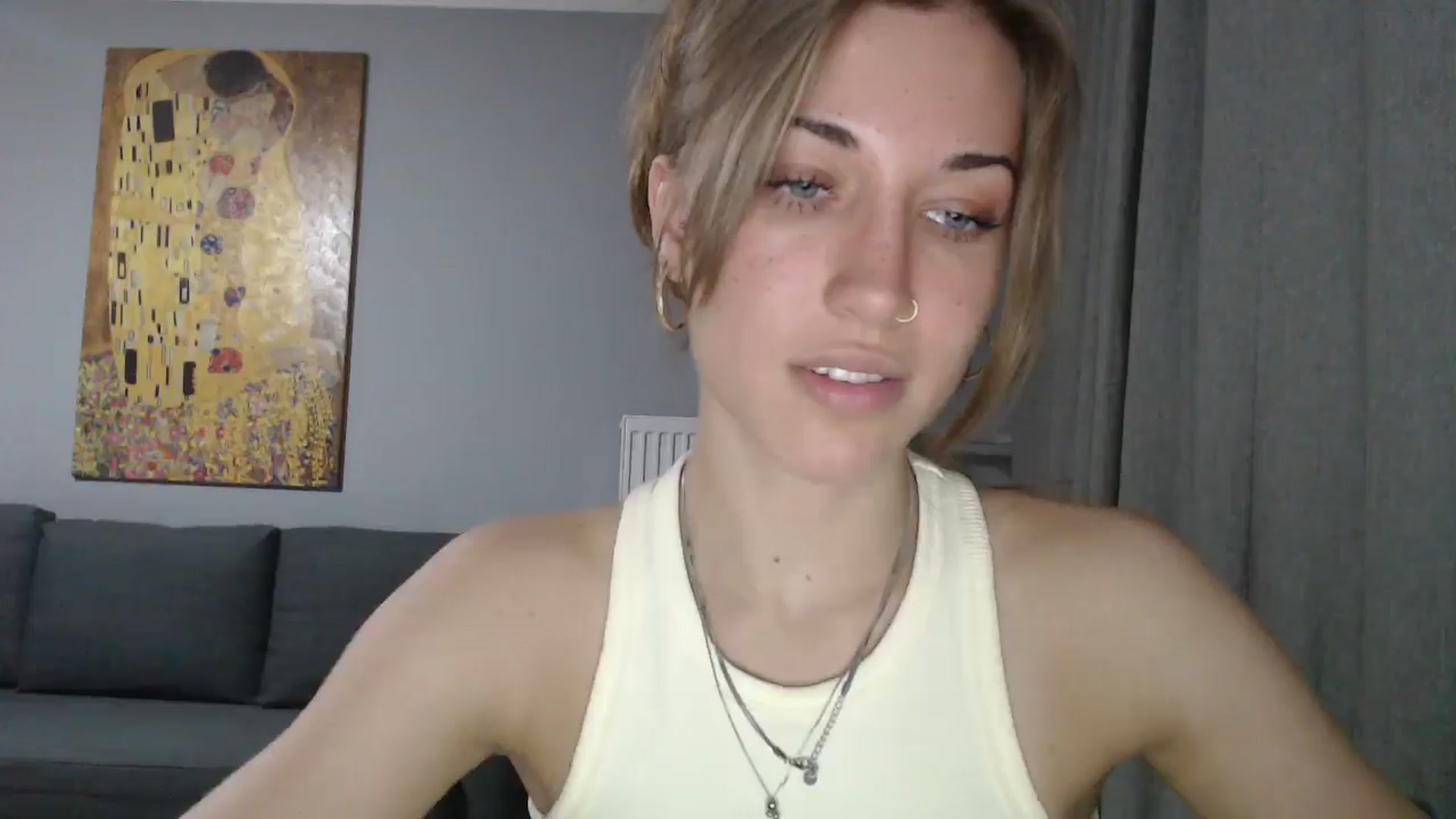 Gallery image thumbnail from GalaxyAnisia's myfreecams stream on, 05/19/2024, 23:41 image 14 of 20