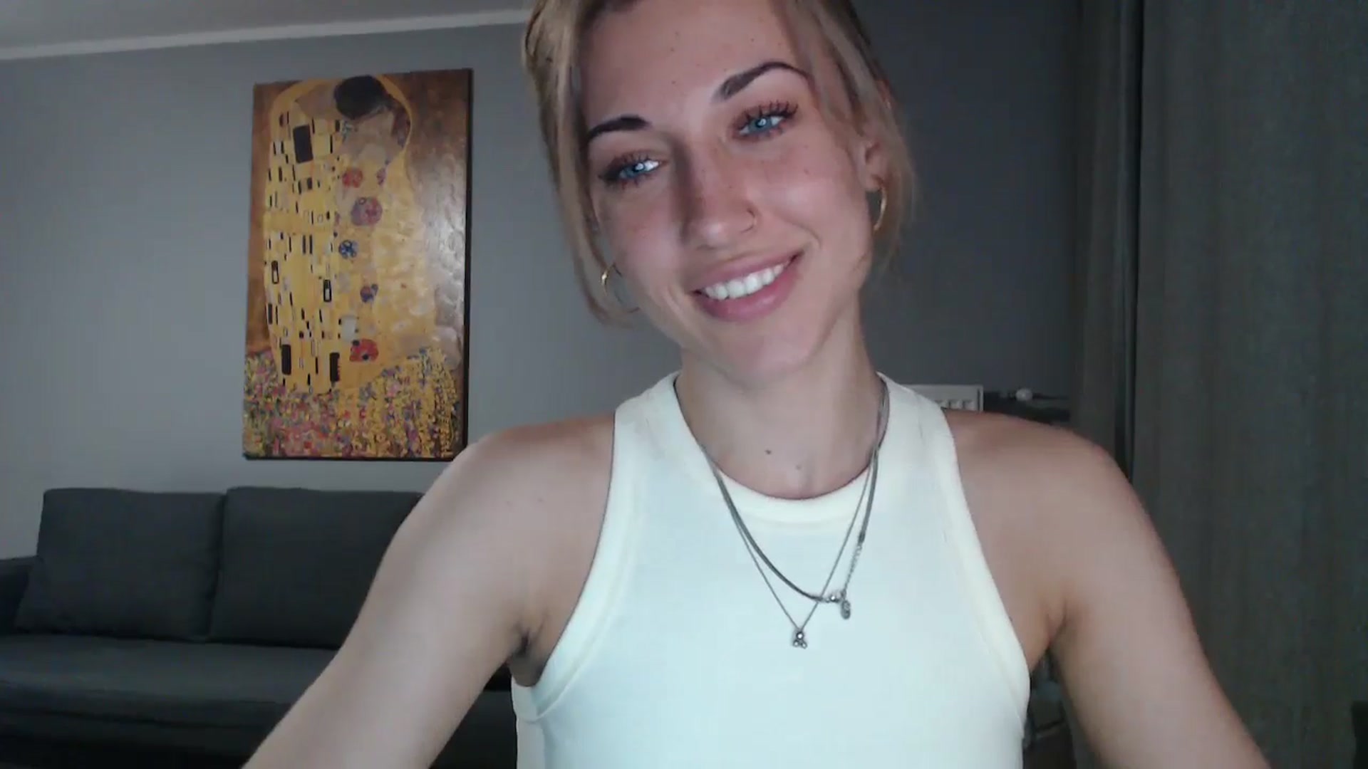 Gallery image thumbnail from GalaxyAnisia's myfreecams stream on, 06/19/2024, 16:40 image 11 of 20