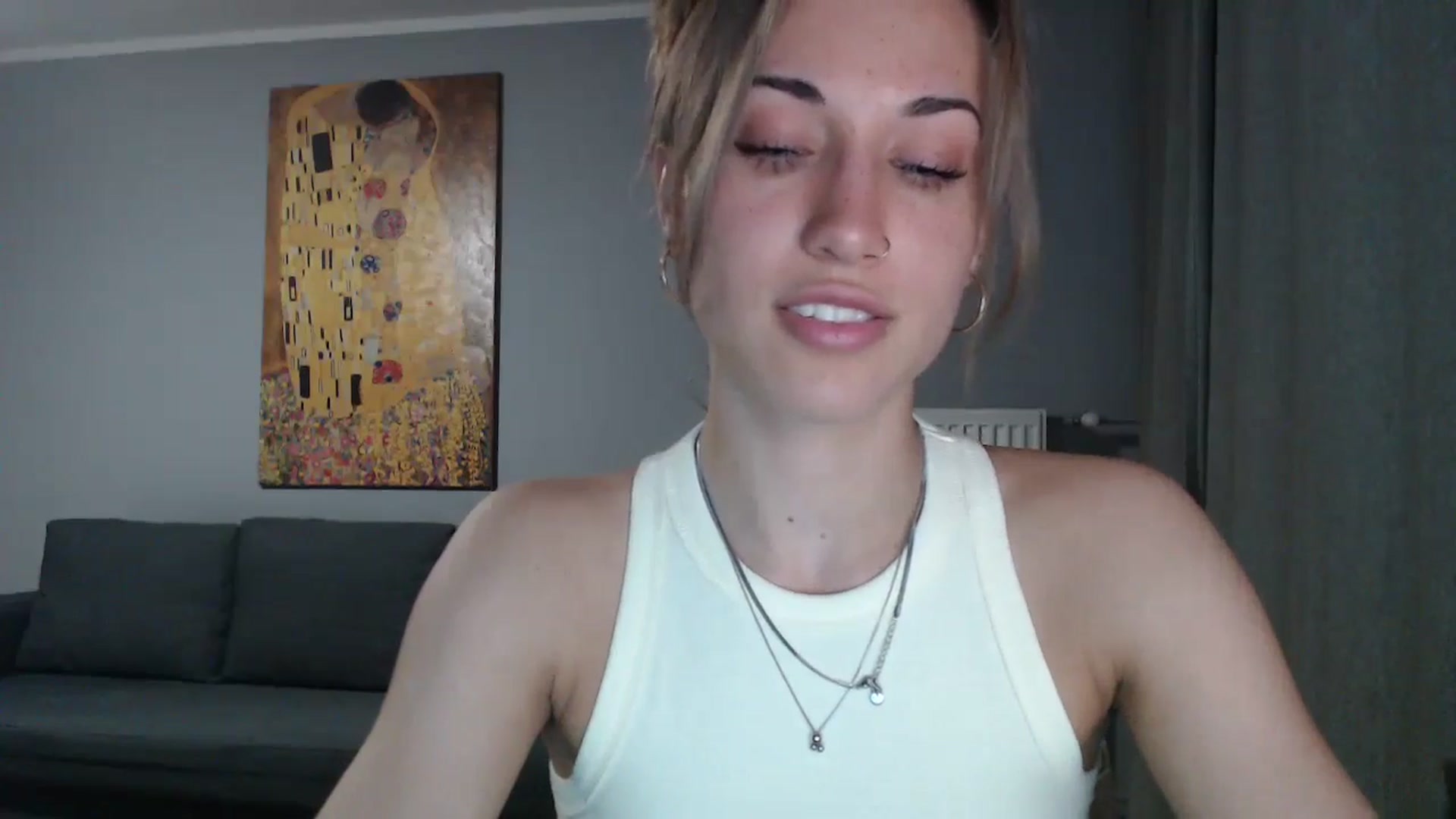 Gallery image thumbnail from GalaxyAnisia's myfreecams stream on, 06/19/2024, 16:40 image 5 of 20
