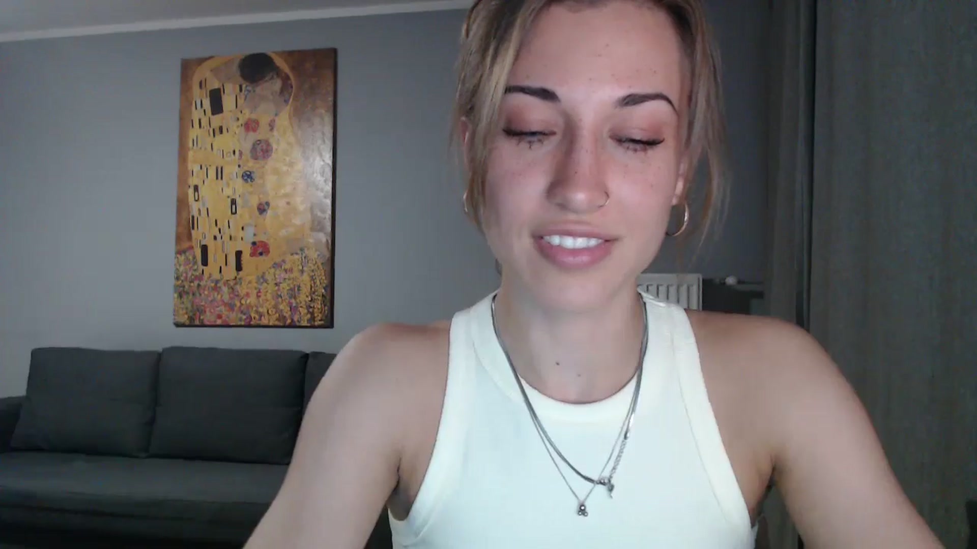 Gallery image thumbnail from GalaxyAnisia's myfreecams stream on, 06/19/2024, 16:40 image 9 of 20