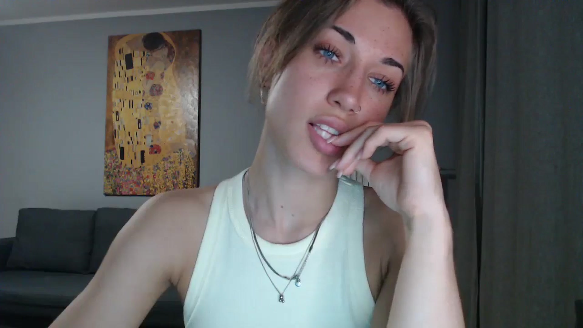 Gallery image thumbnail from GalaxyAnisia's myfreecams stream on, 06/19/2024, 16:40 image 17 of 20