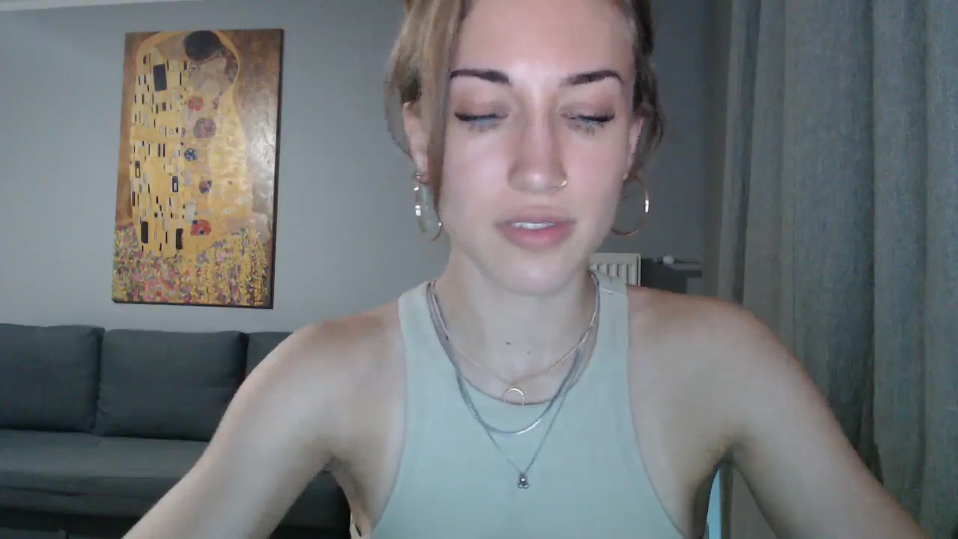 Gallery image thumbnail from GalaxyAnisia's myfreecams stream on, 07/25/2024, 19:34 image 4 of 20